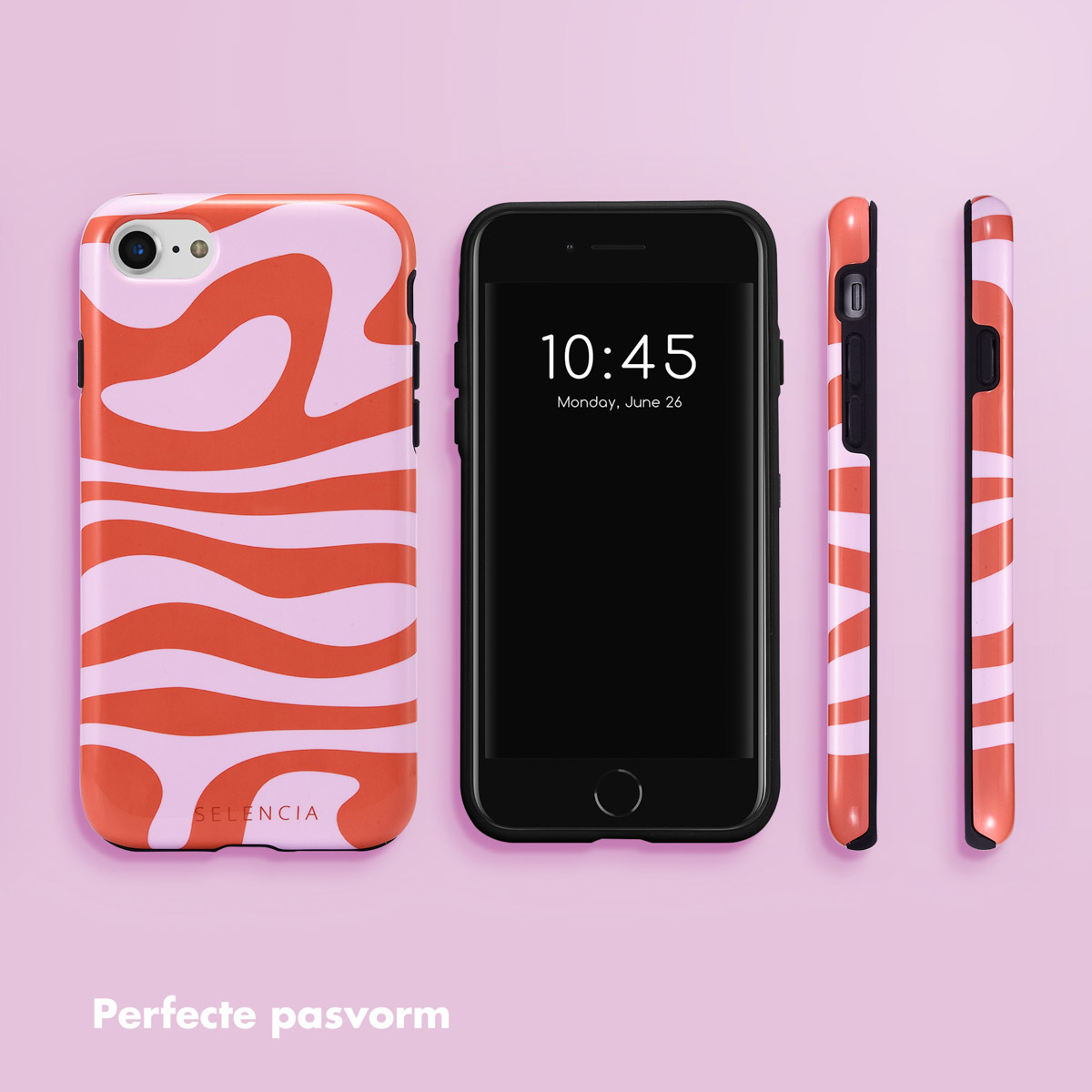 Un telefono con cover a fantasia arancio-rosa, un telefono nero e altre due cover.