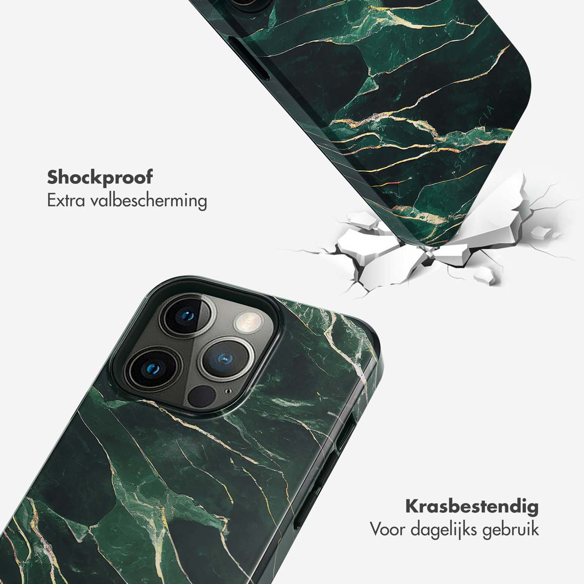 Une coque d'iPhone en marbre vert traverse une surface blanche.