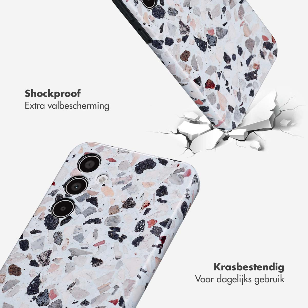 Coques de téléphone avec taches blanches, noires et rouges. Une coque tombe, montrant une surface cassée.