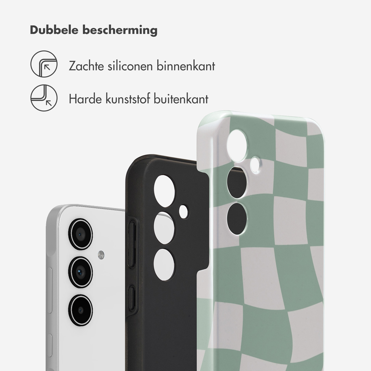 Téléphone et coque avec un motif de fleurs bleues. Deux autres coques visibles, ainsi qu'un cordon.
