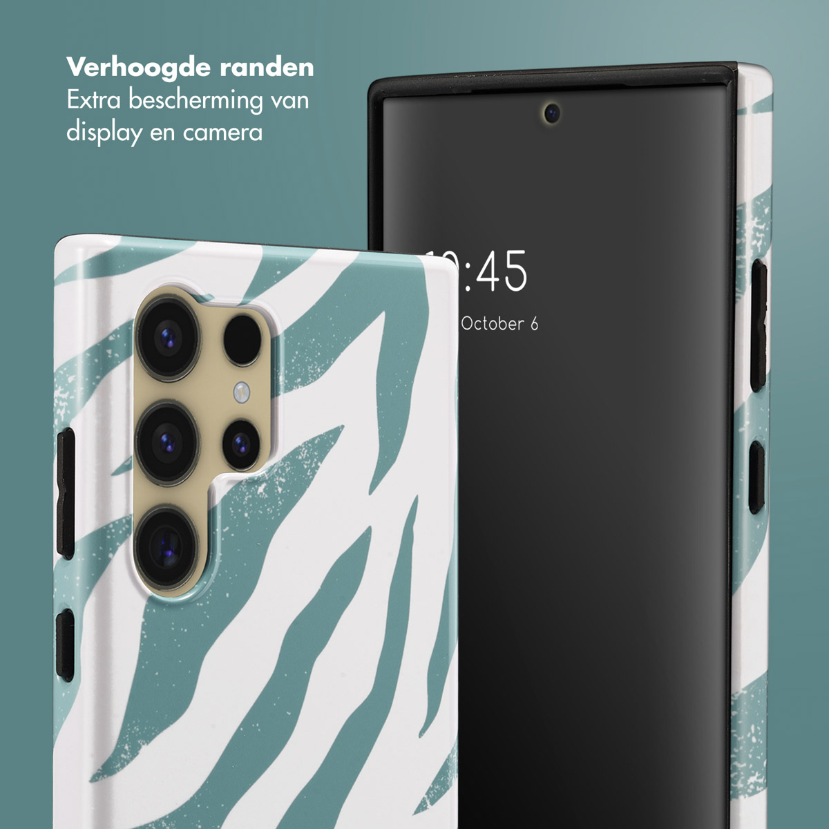 Blauw en witte zebra print telefoonhoes naast een telefoon met zwart scherm.