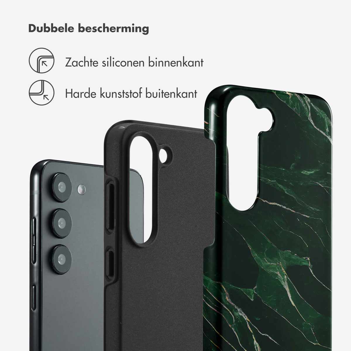 Coque de téléphone noire avec un téléphone noir à l'intérieur. Deux couches de protection, souple à l'intérieur et dure à l'extérieur.
