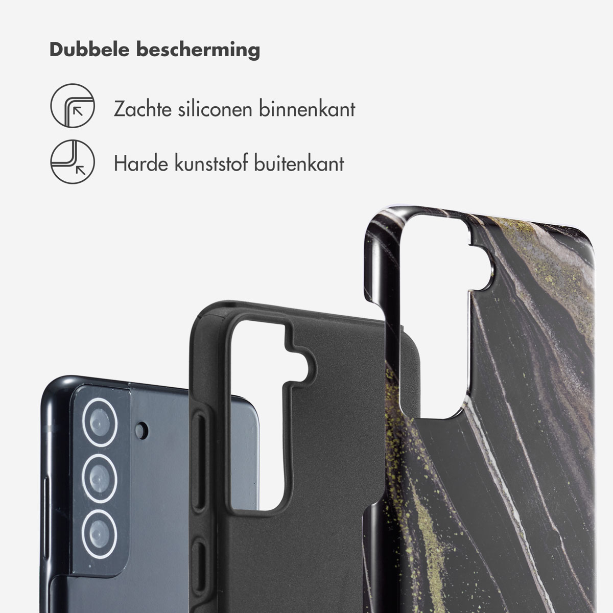 Tre custodie per telefoni, una nera, una in marmo nero e oro e un telefono nero.