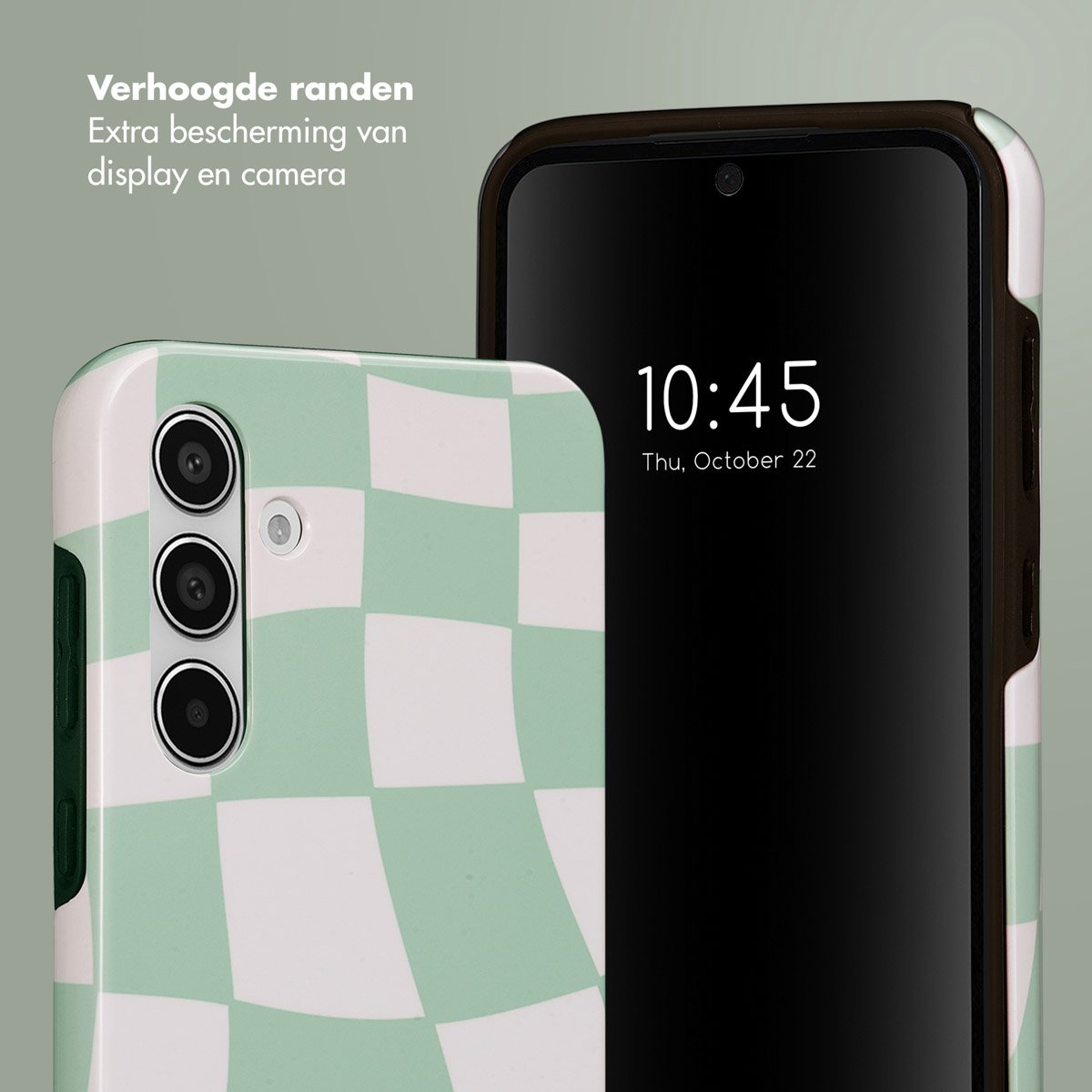 Telefoon met een groen-wit geruit hoesje naast een zwarte telefoon met 10:45, 22 oktober.