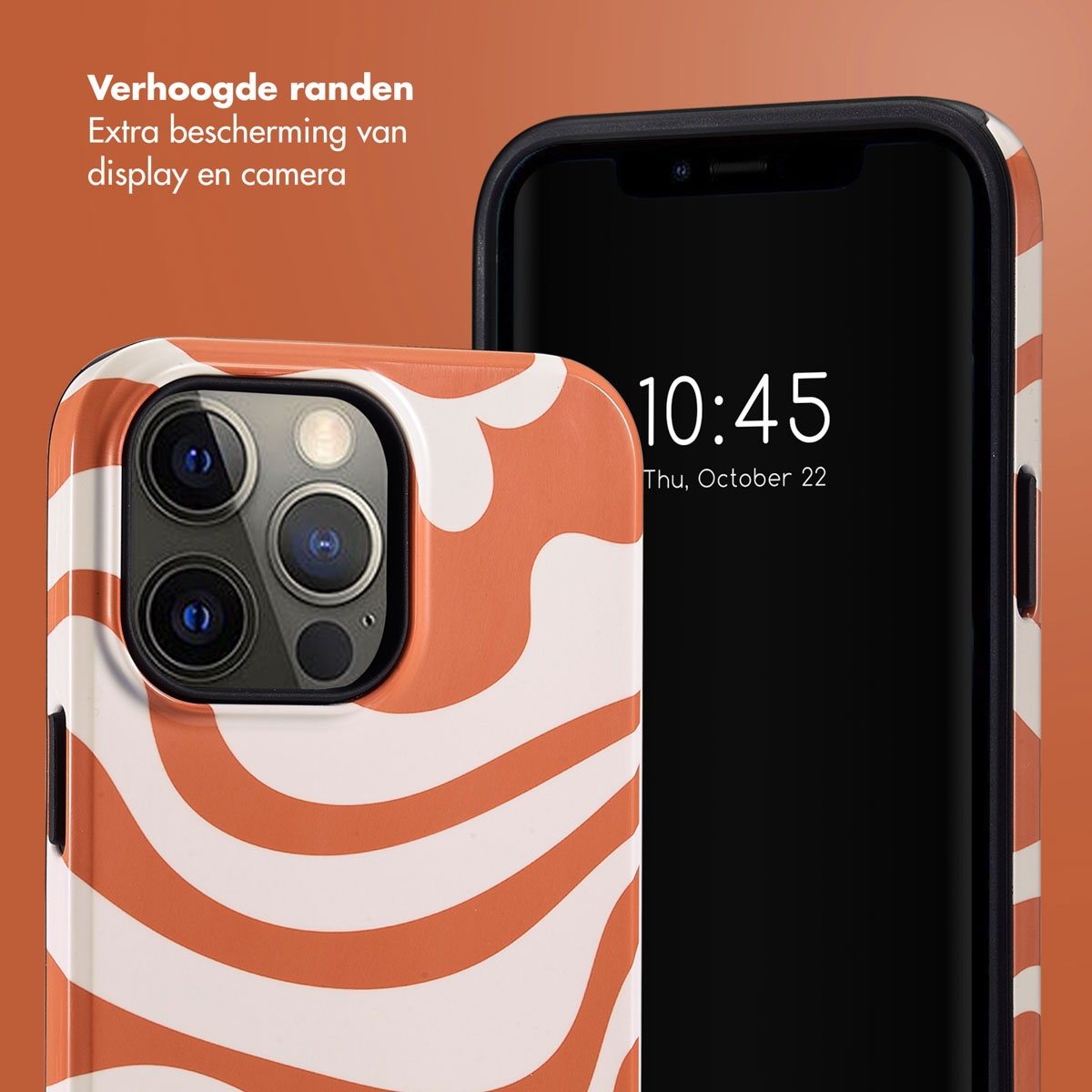 Telefoonhoesje met oranje en wit golvend design, telefoon met tijd 10:45.