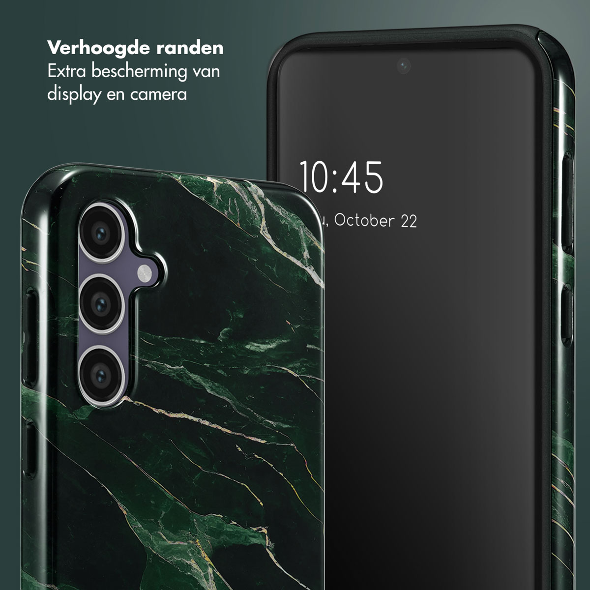 Une coque de téléphone avec un motif marbre vert à côté d'un téléphone à écran noir.