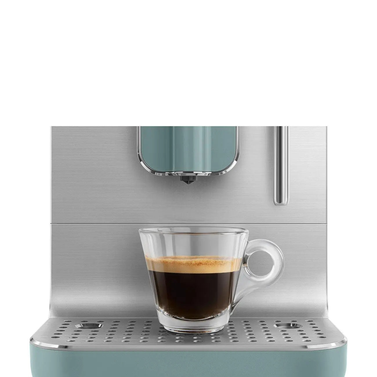 Espressomaschine mit einem Glasbecher mit Kaffee. Die Maschine ist metallfarben mit tealfarbenen Akzenten.