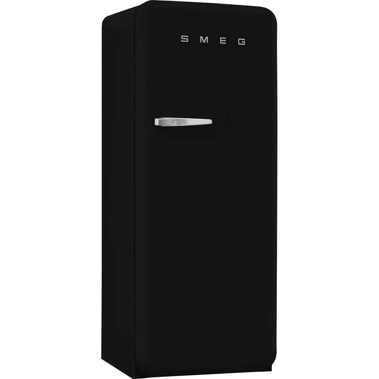 Schwarzer Retro-Kühlschrank mit SMEG-Logo, weißer Hintergrund.