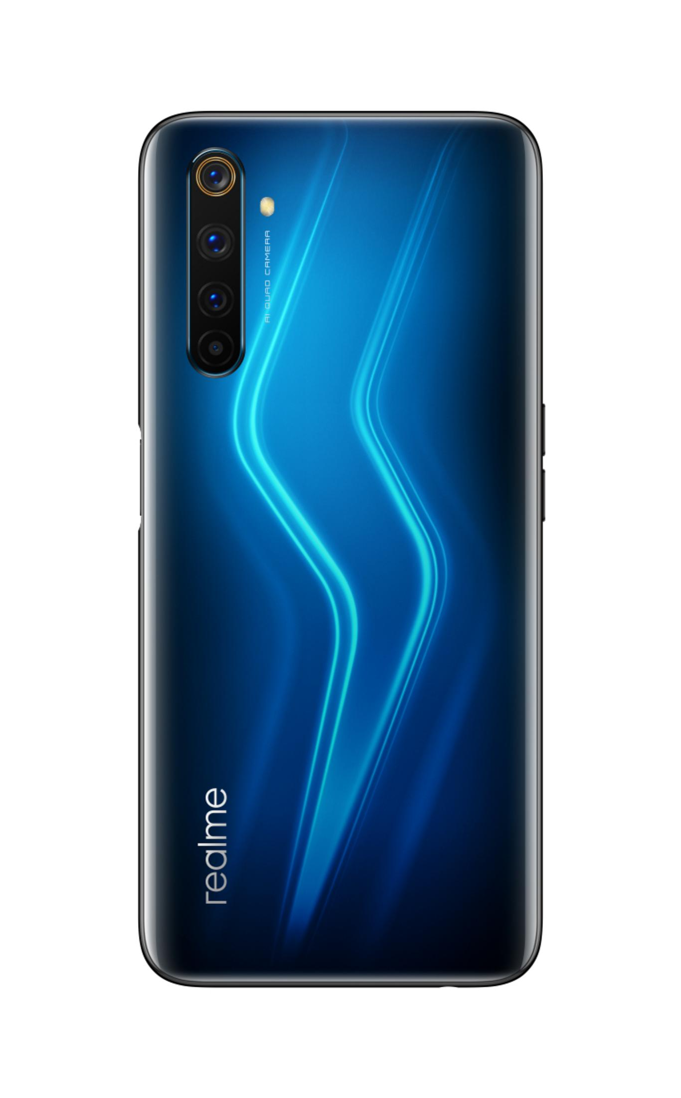 Rückseite eines blauen Realme-Telefons mit Dreifachkameras, vertikalem Liniendesign, weißer Hintergrund.