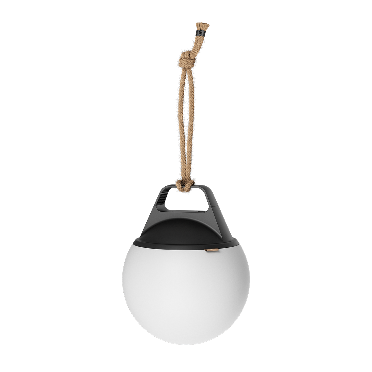 Ein weißes, kugelförmiges Licht, das an einem braunen Seil vor einem schwarzen Hintergrund hängt.