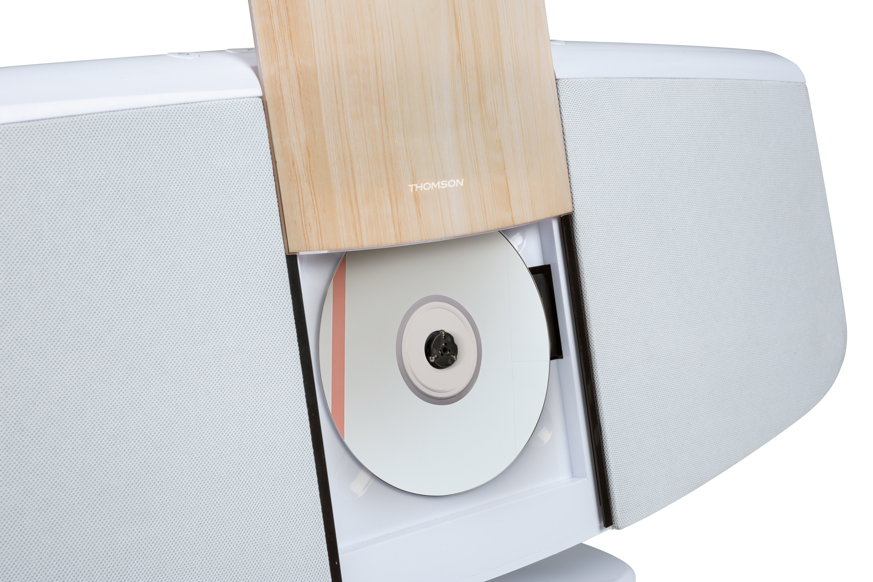 Białe stereo z otwartym slotem na CD, odsłaniającym płytę.