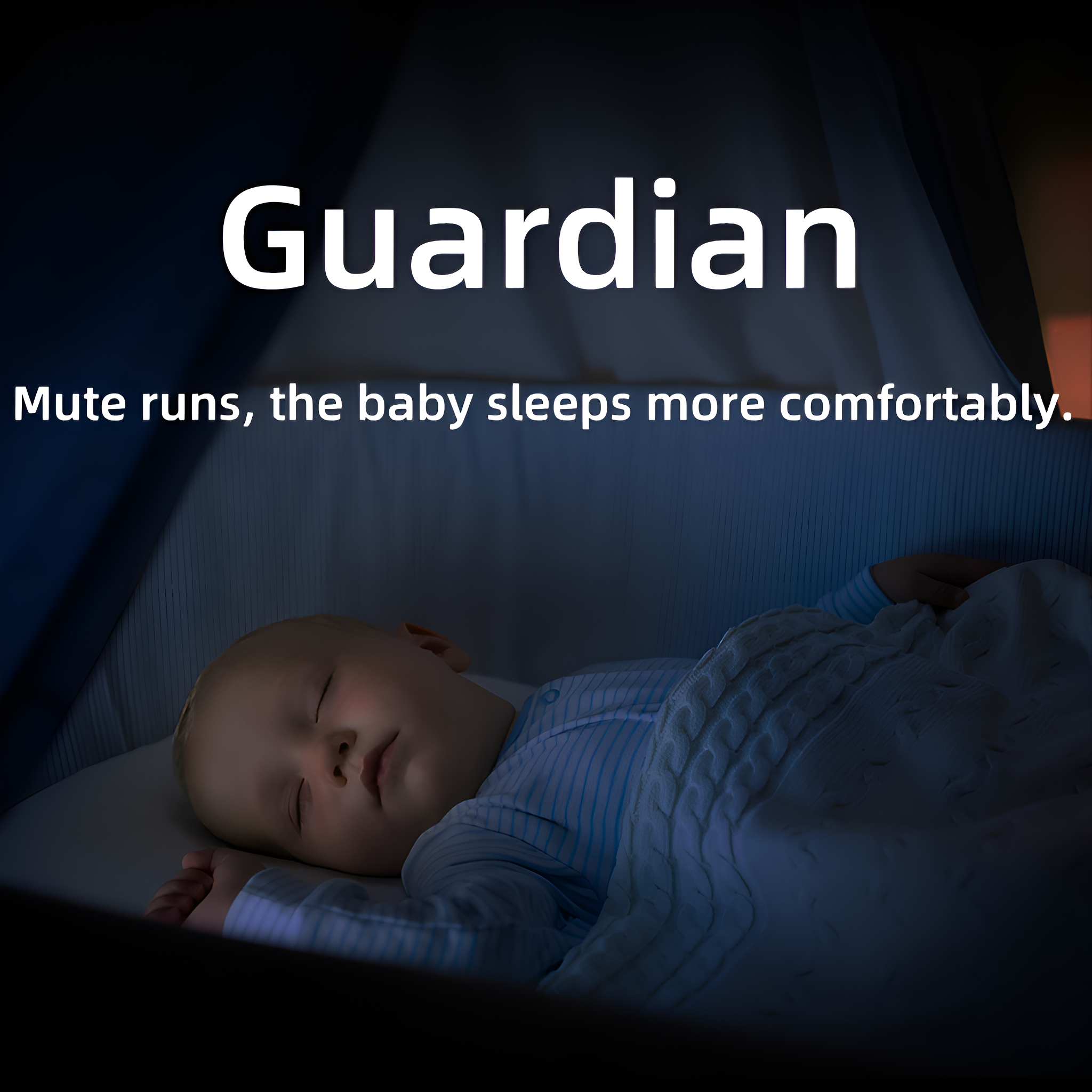 Ein Baby schläft in einem Kinderbett in einem dunklen Raum. Über dem Baby steht Guardian.
