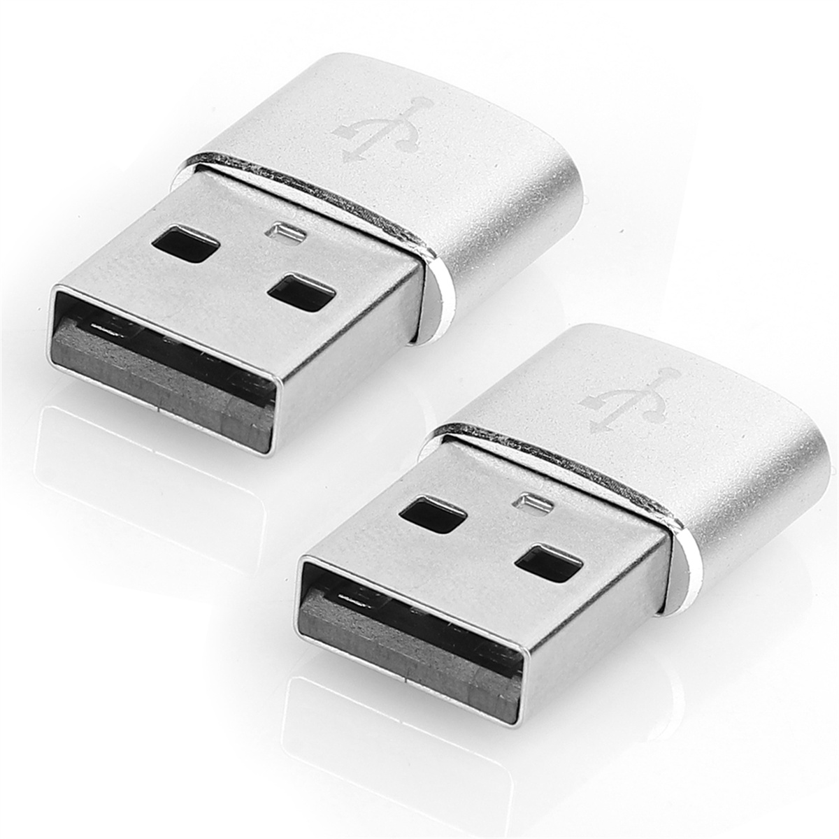 Zwei silberne USB-Adapter. Sie haben USB-Symbole. Weißer Hintergrund.