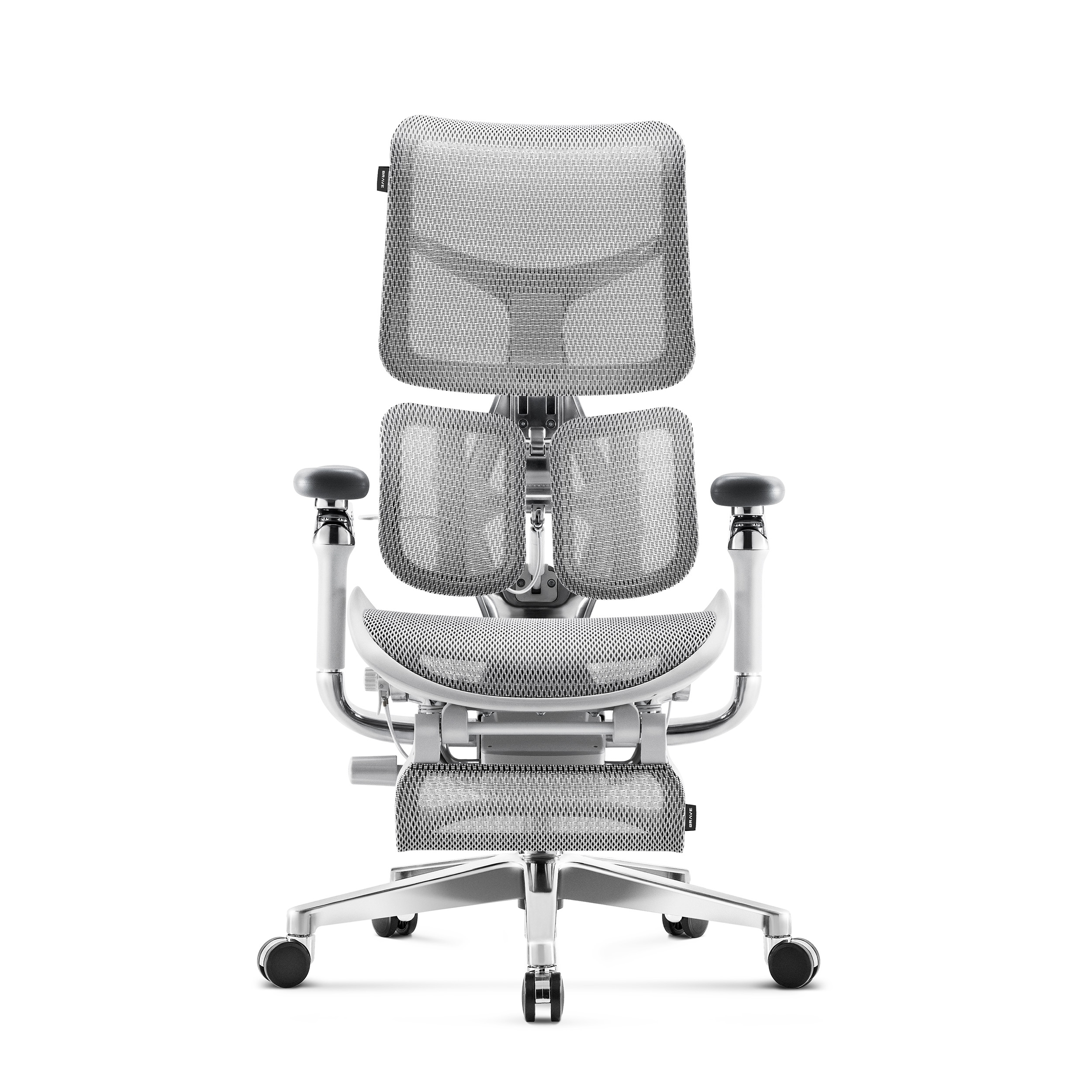 Ergonomischer Bürostuhl mit Netzrücken und -sitz, Armlehnen und einem Fünf-Rollen-Gestell, silberner Rahmen.