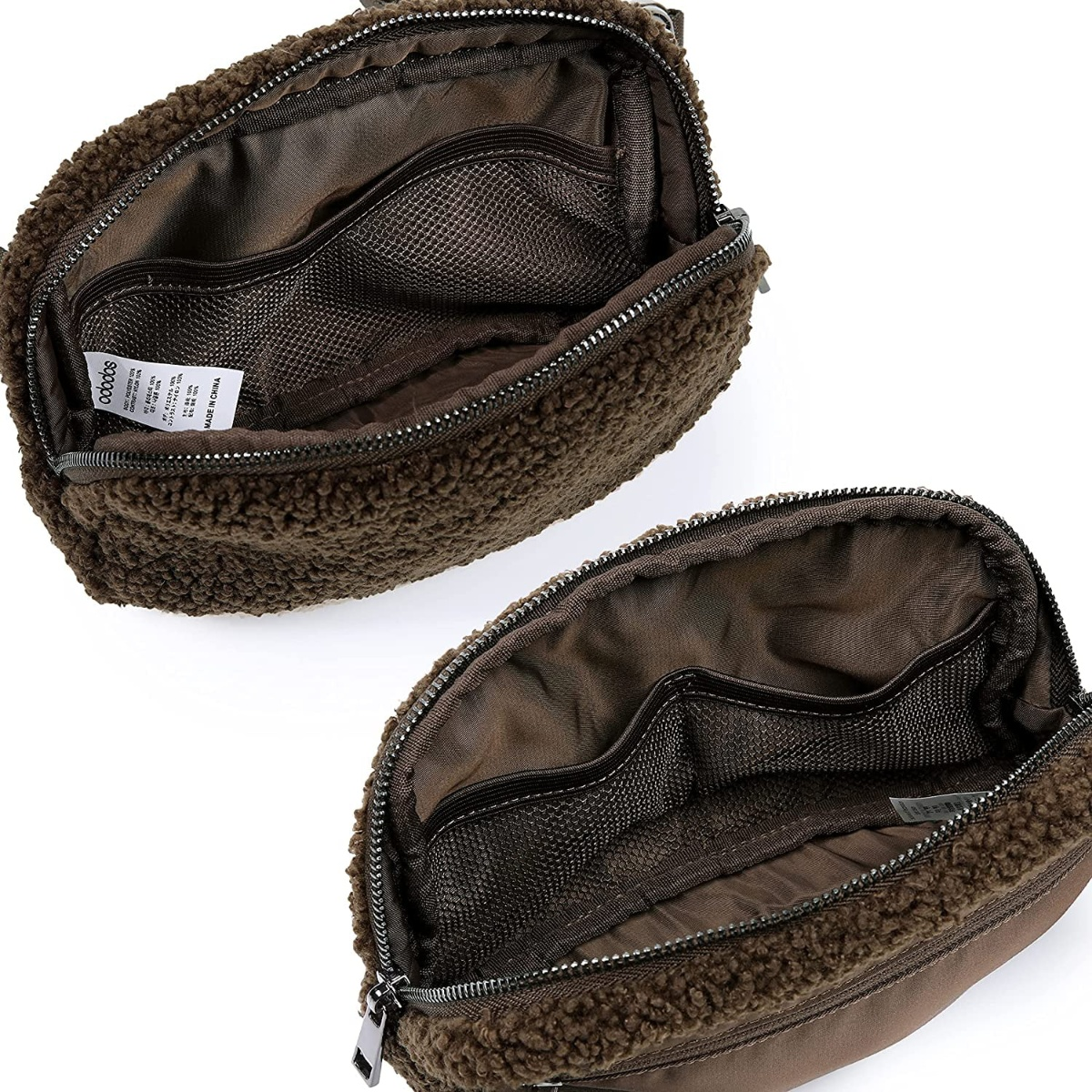 Zwei offene, braune, flauschige Taschen mit Taschen, aus verschiedenen Winkeln betrachtet, zeigen Innendetails.