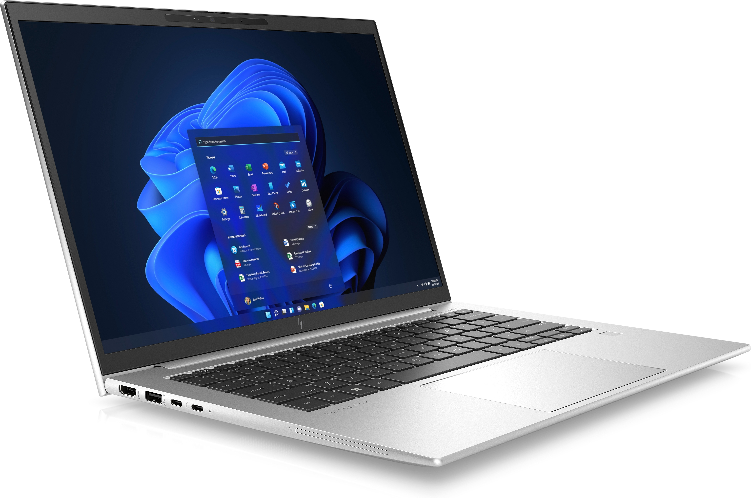 Zilveren laptop met Windows 11-interface op een witte achtergrond.