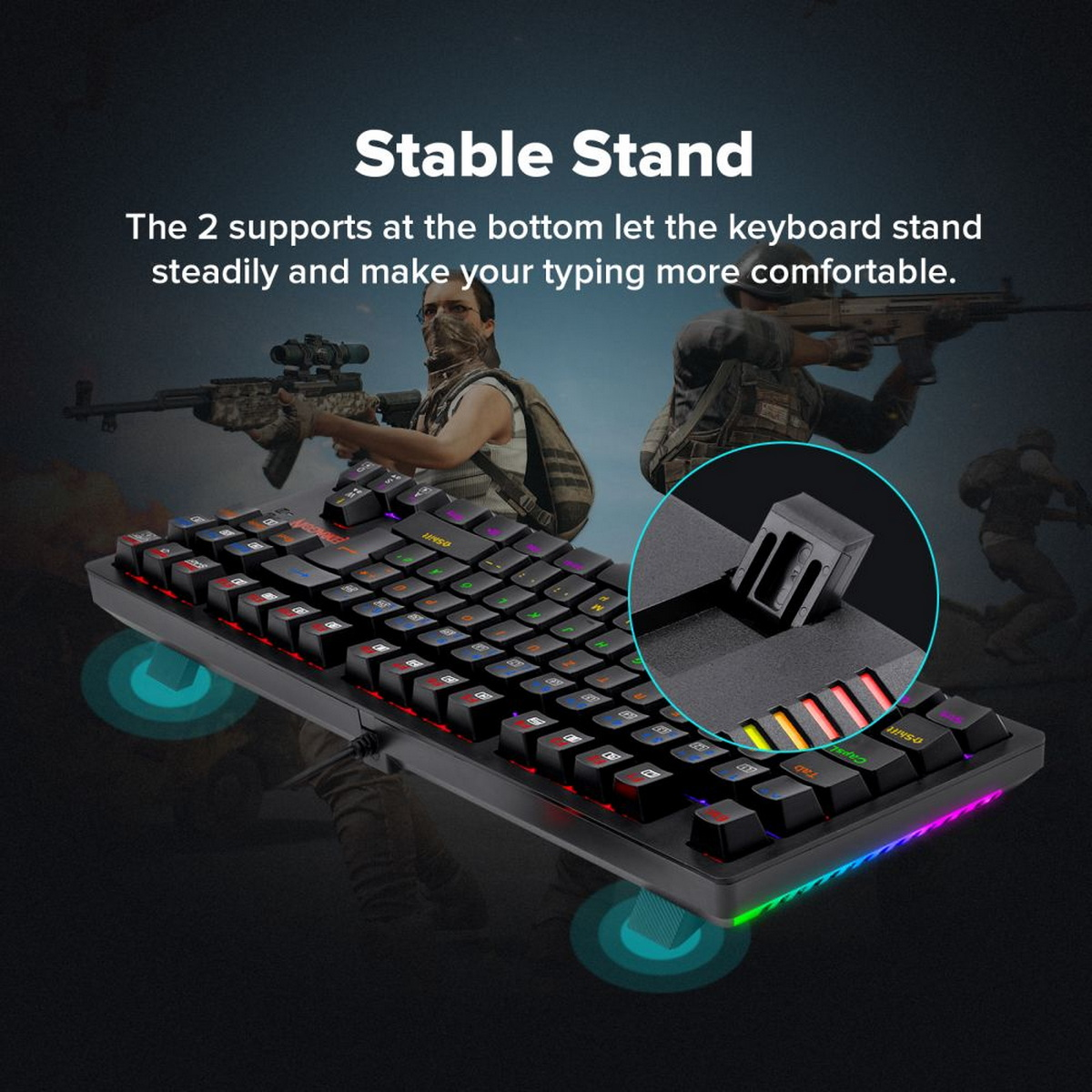 Klawiatura z oświetleniem RGB i mężczyzna w masce trzymający broń w tle.