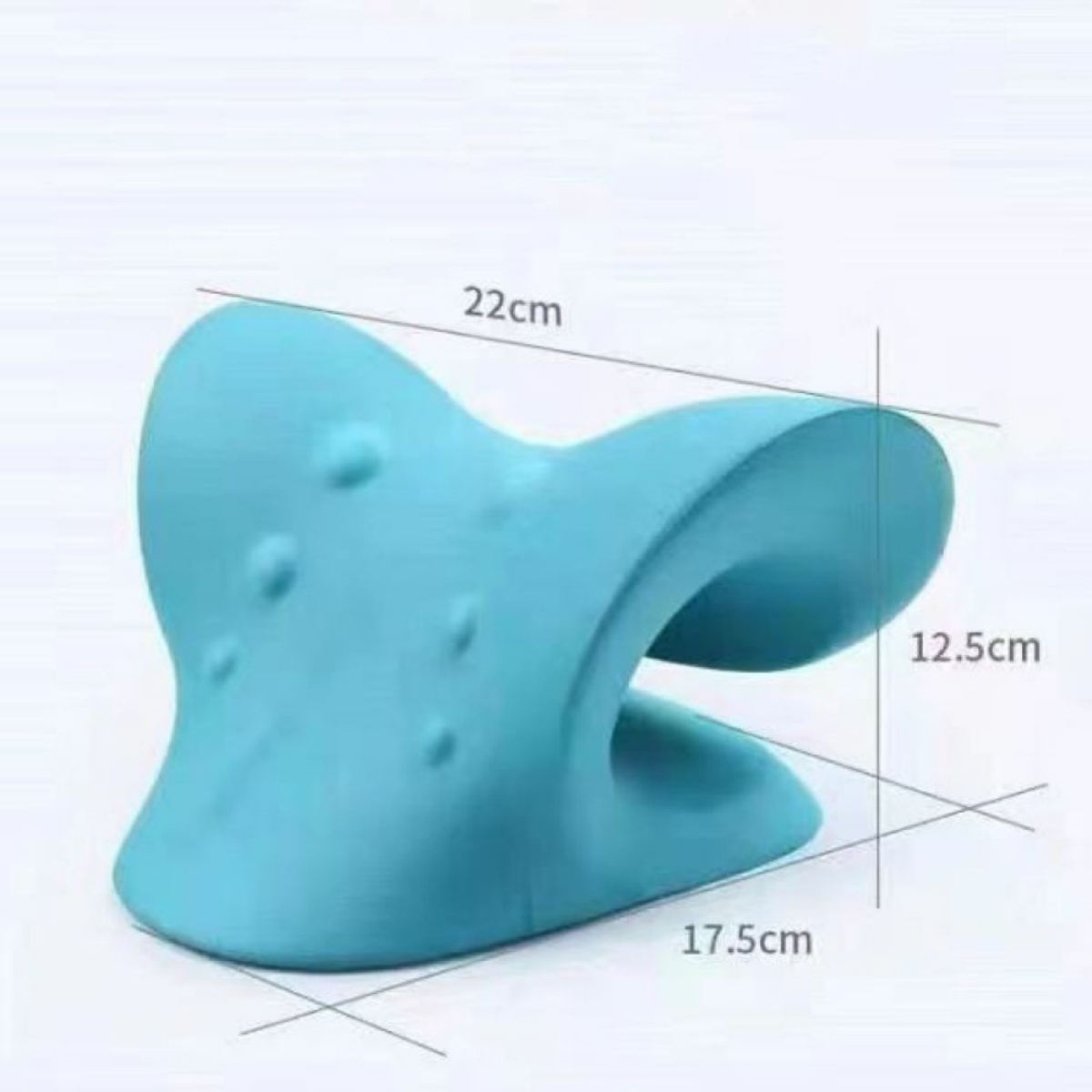 Blaue Nackenstütze mit den angegebenen Abmessungen: 22 cm, 17,5 cm und 12,5 cm.