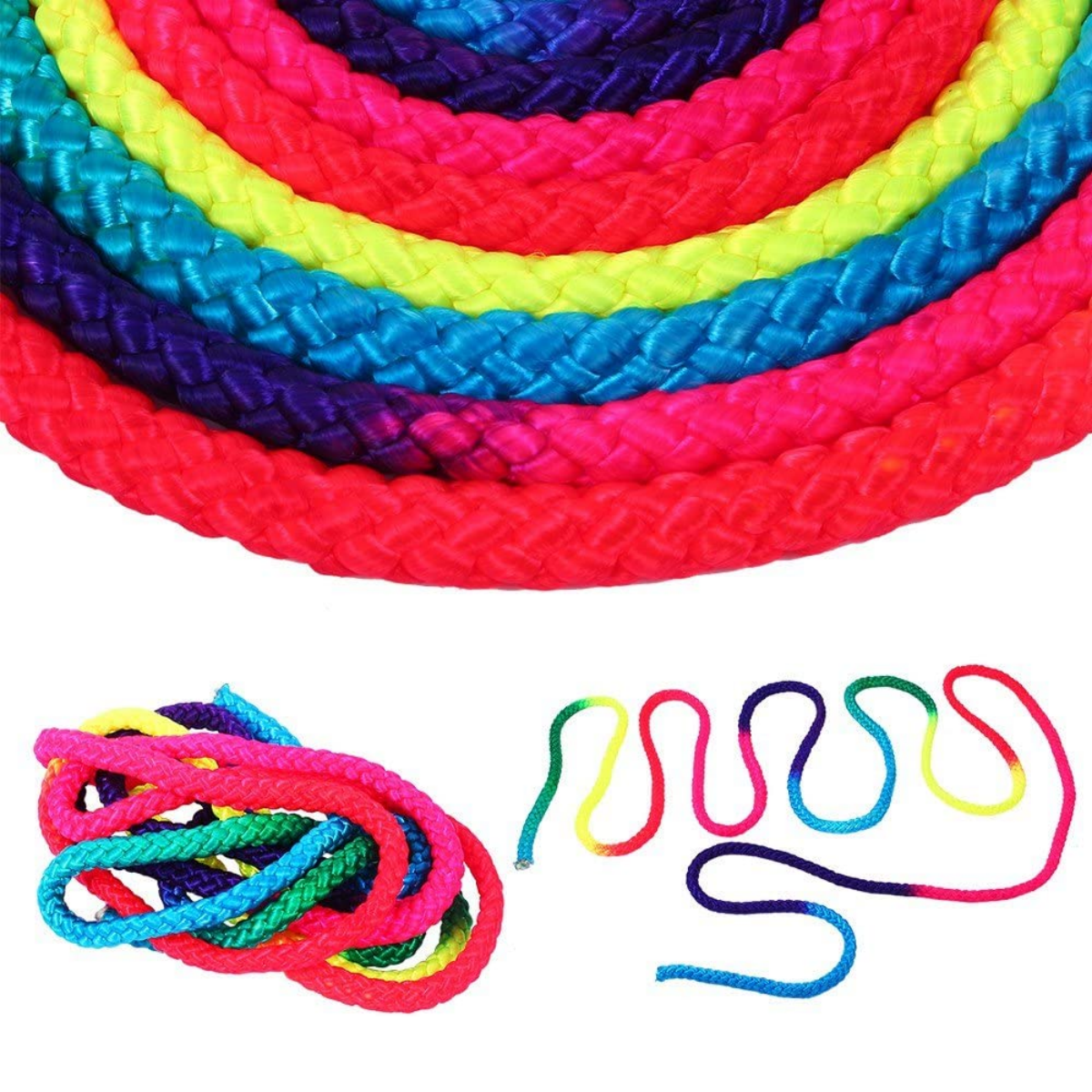 Ein Seil aus bunten, regenbogenartigen Segmenten in einer Spirale und einer wellenförmigen Form.