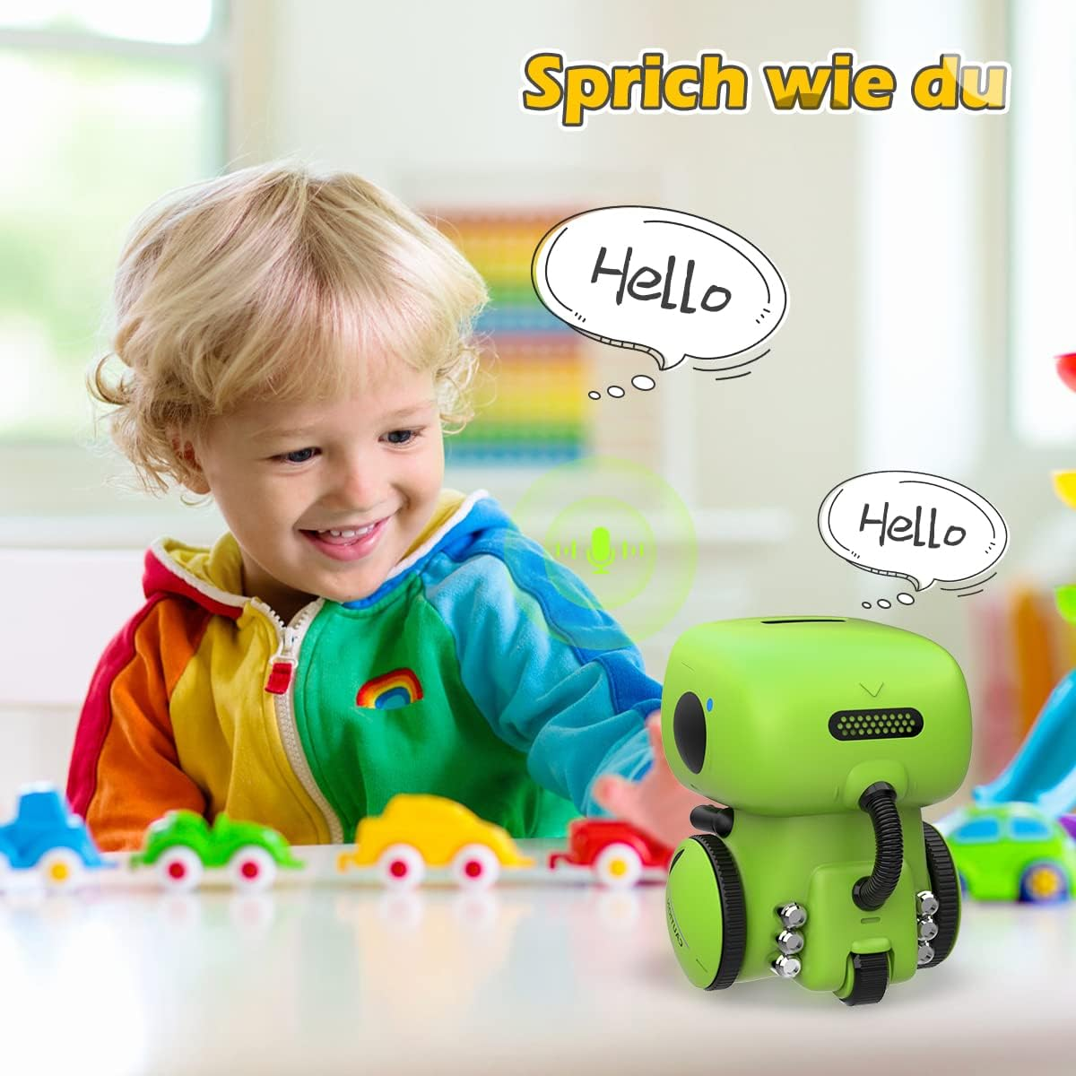 Ein blondes Kind lächelt einen grünen Roboterspielzeug an. Sprechblasen sagen 'Hallo'. Spielzeugautos im Vordergrund.