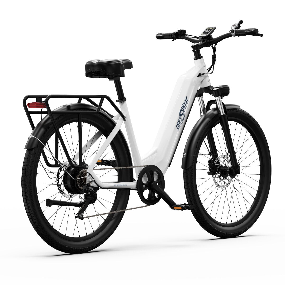 Weißes Elektrofahrrad. Es hat schwarze Reifen, einen Gepäckträger und einen Akku. Das Branding sagt ME Sport.