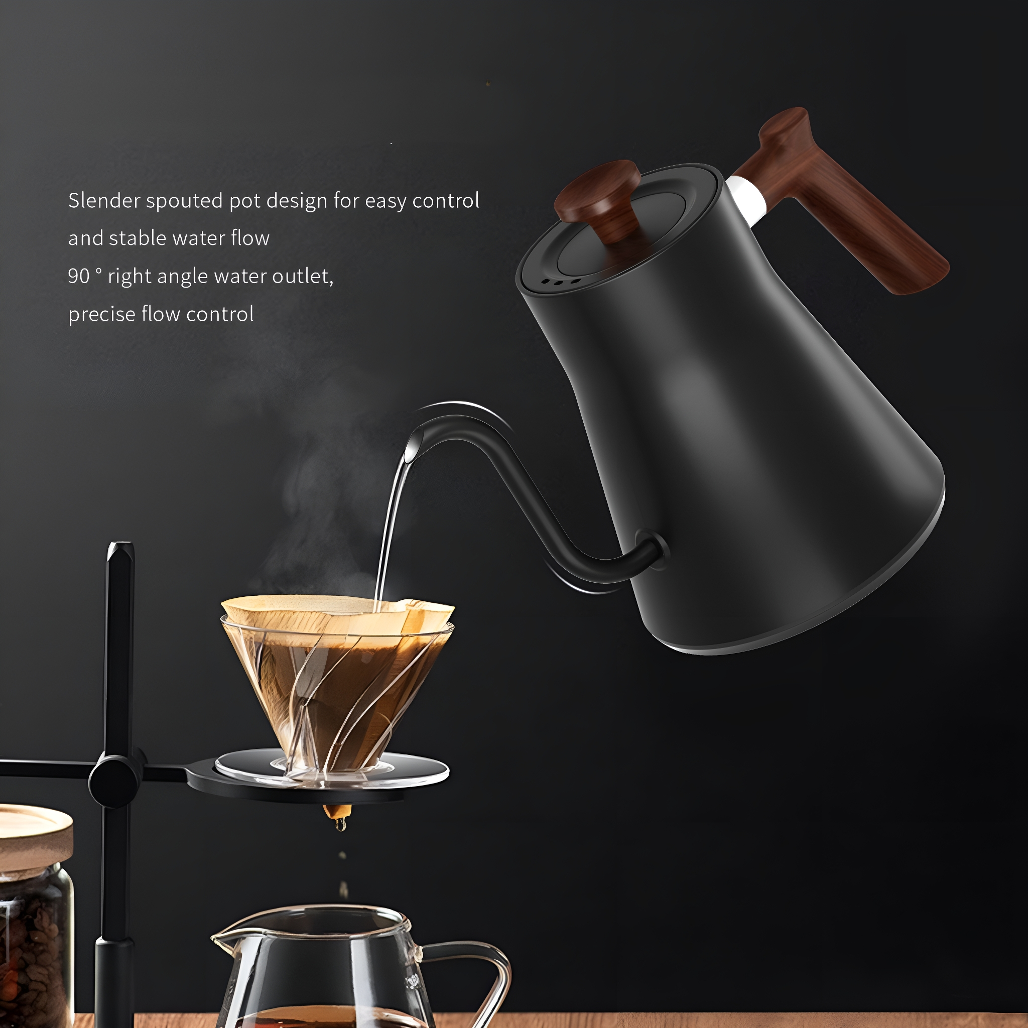 Schwarzer Schwanenhalskessel gießt Wasser in einen Glas-Pour-Over. Kaffeefilter sind vorhanden.