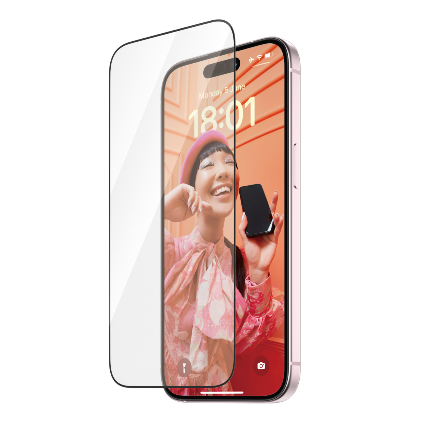 Telefono con protezione schermo. Donna in rosa sullo schermo.
