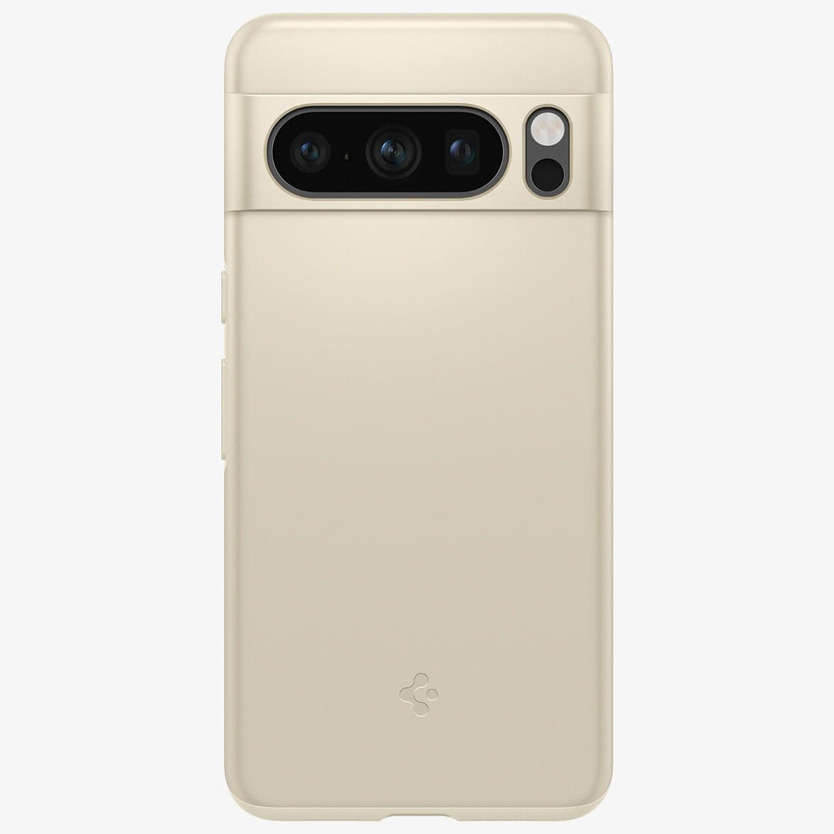 Coque de téléphone dorée avec trois caméras et un flash sur fond blanc.