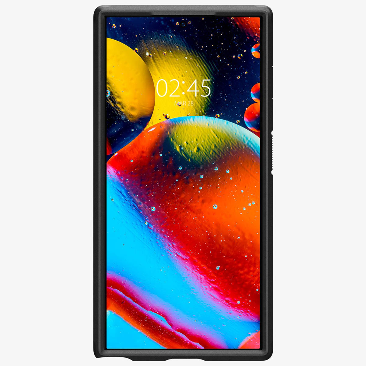 Telefono in una custodia nera, che mostra l'ora 02:45 su uno sfondo astratto e colorato.