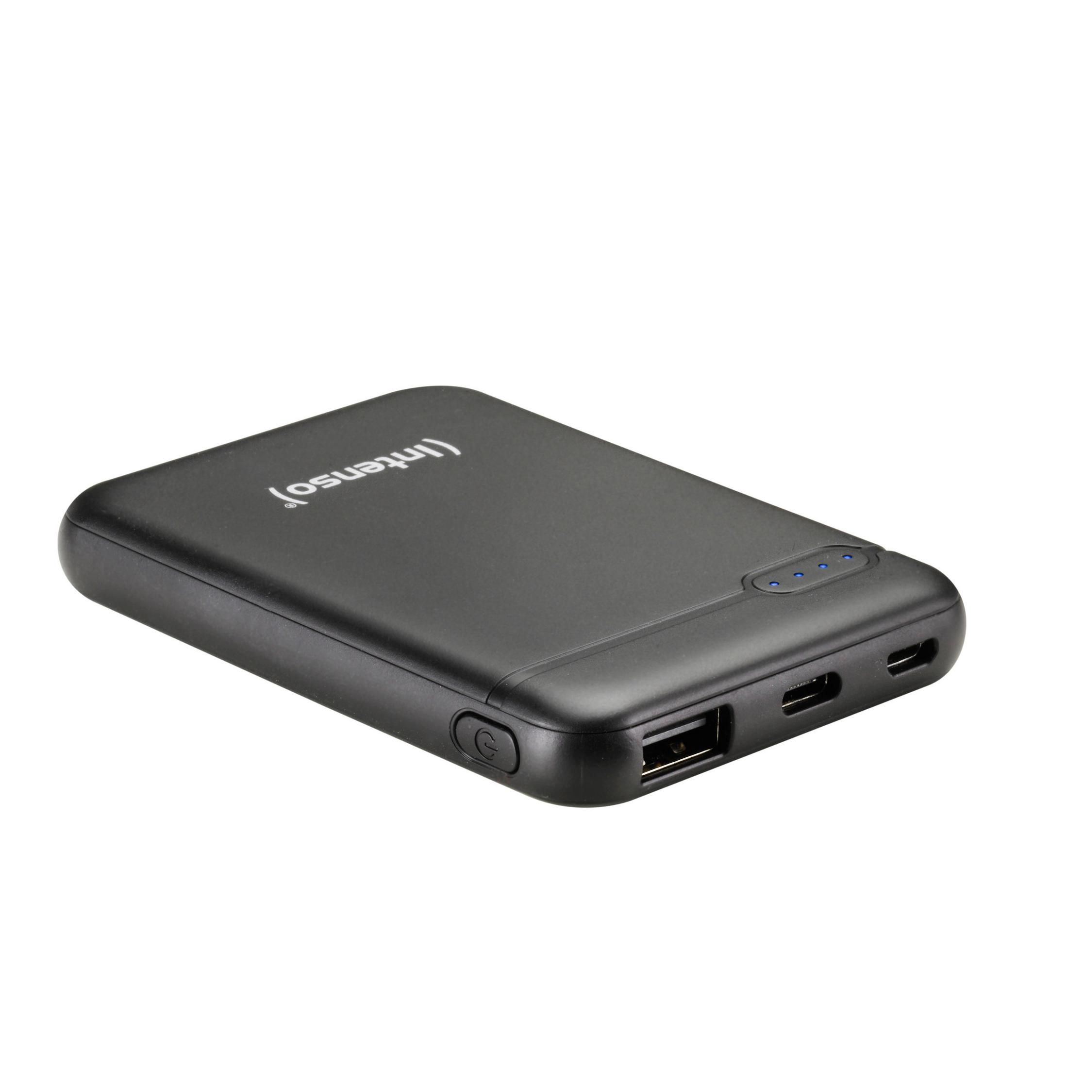 Zwarte powerbank met USB, USB-C poorten en aan/uit-knop. Een plat, rechthoekig apparaat.
