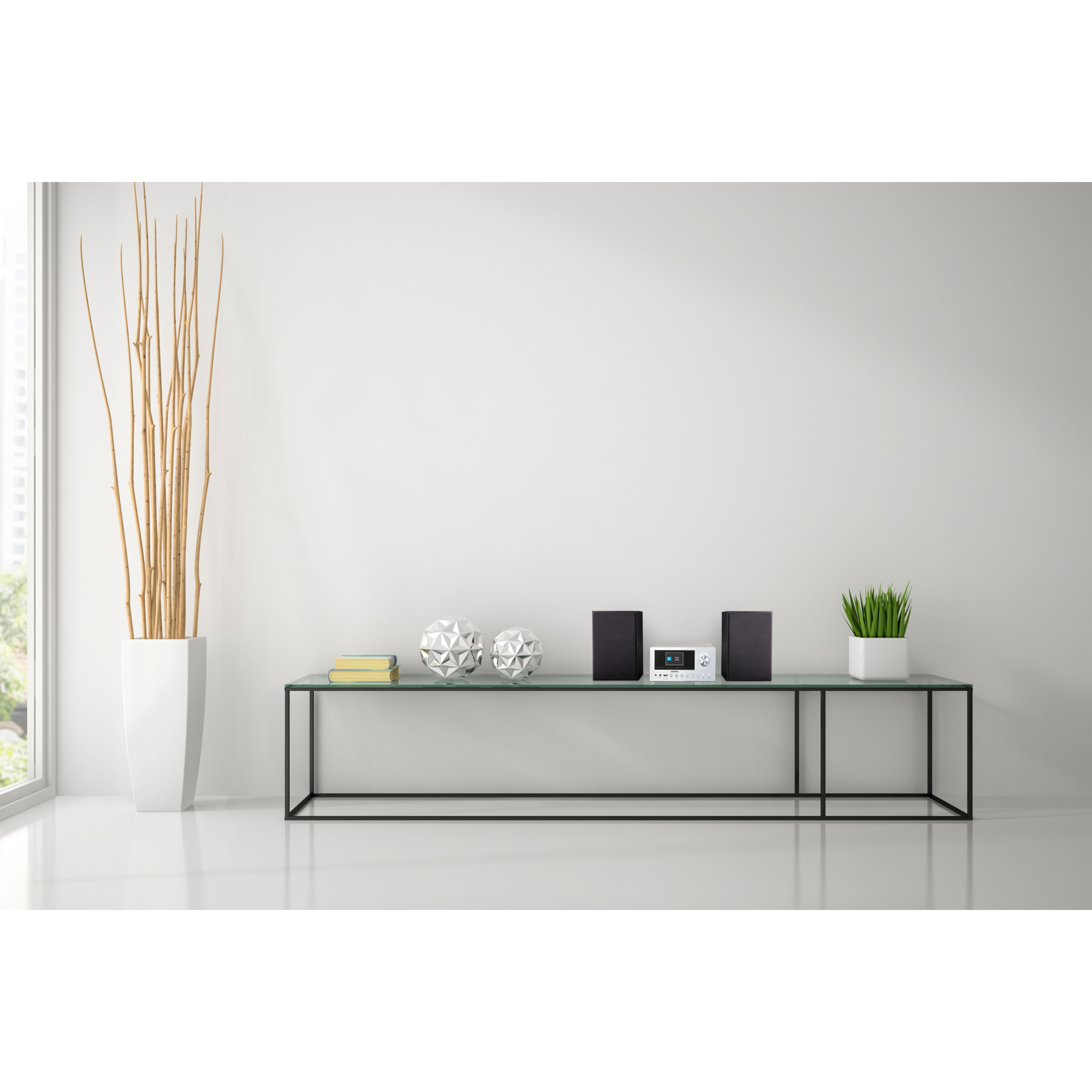 Modernes Wohnzimmer mit TV-Ständer, Lautsprechern und Dekoration.