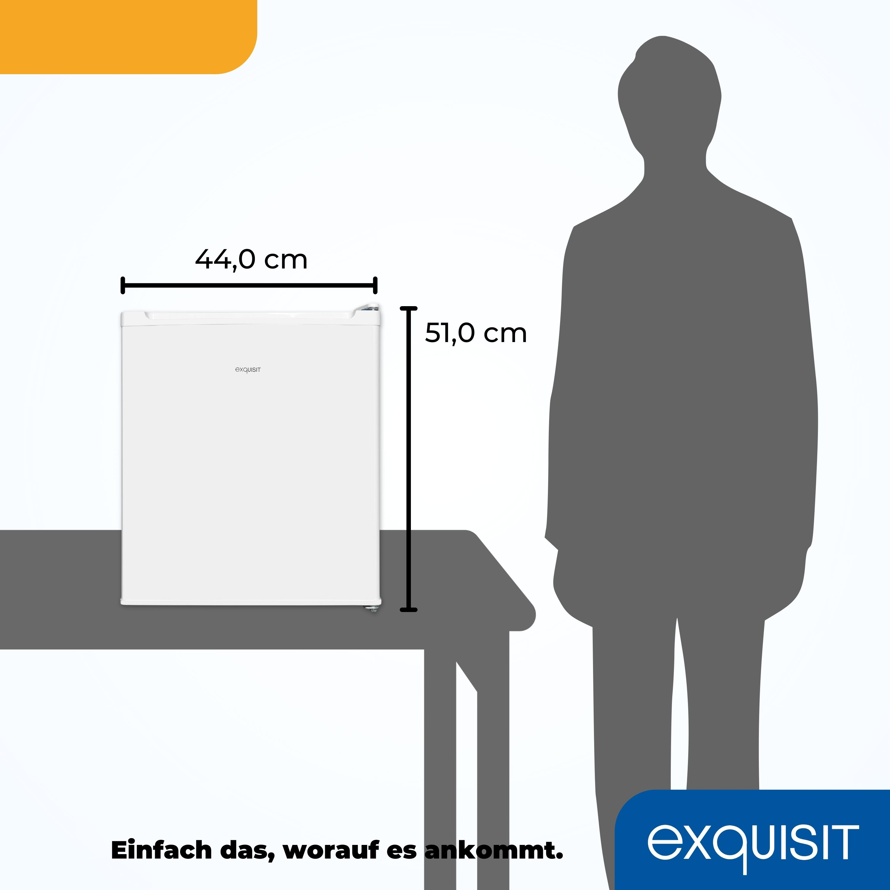 Ein weißer Kühlschrank vor hellem Hintergrund. Abmessungen werden gezeigt.