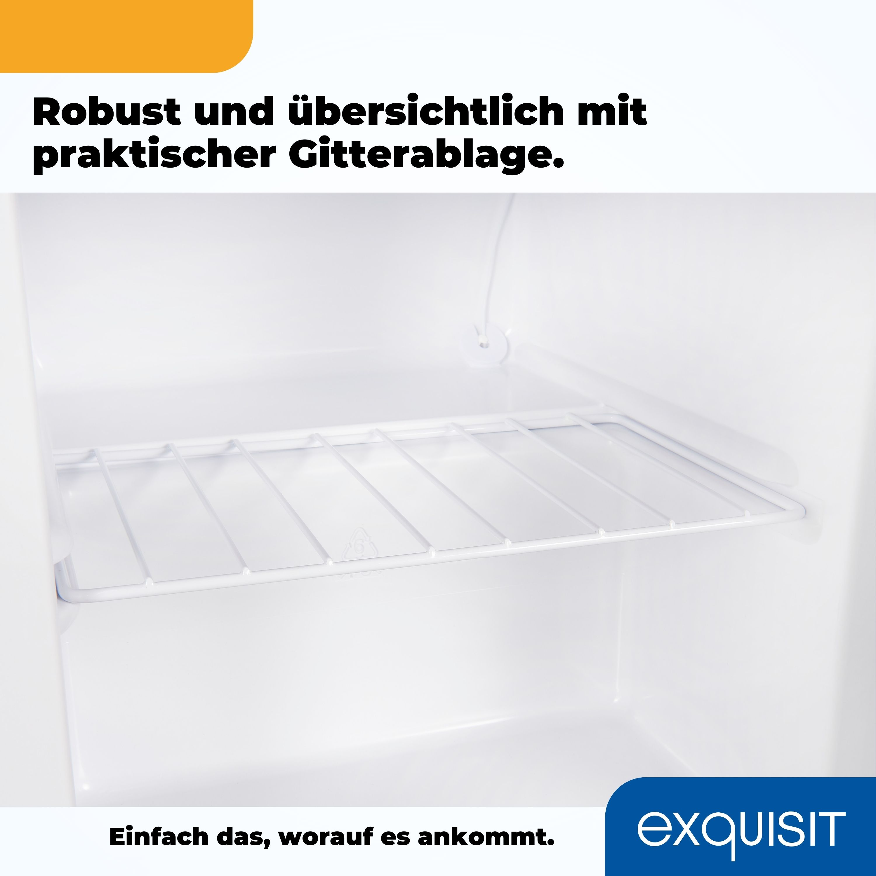 Weißer Kühlschrankinnenraum mit Metallregal. Der Hintergrund ist weiß.