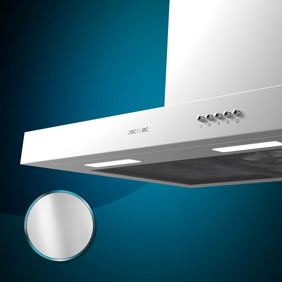 Una campana extractora blanca está montada sobre un fondo azul. Tiene controles y luces, con un logotipo redondo.