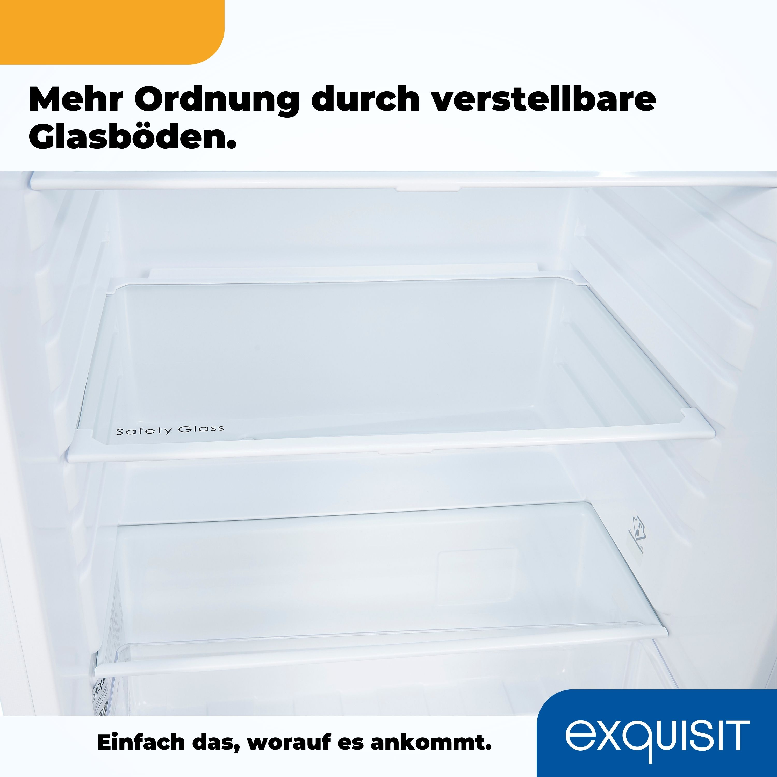 Innenraum eines weißen Kühlschranks mit Glasböden, wirbt für mehr Ordnung durch verstellbare Böden.