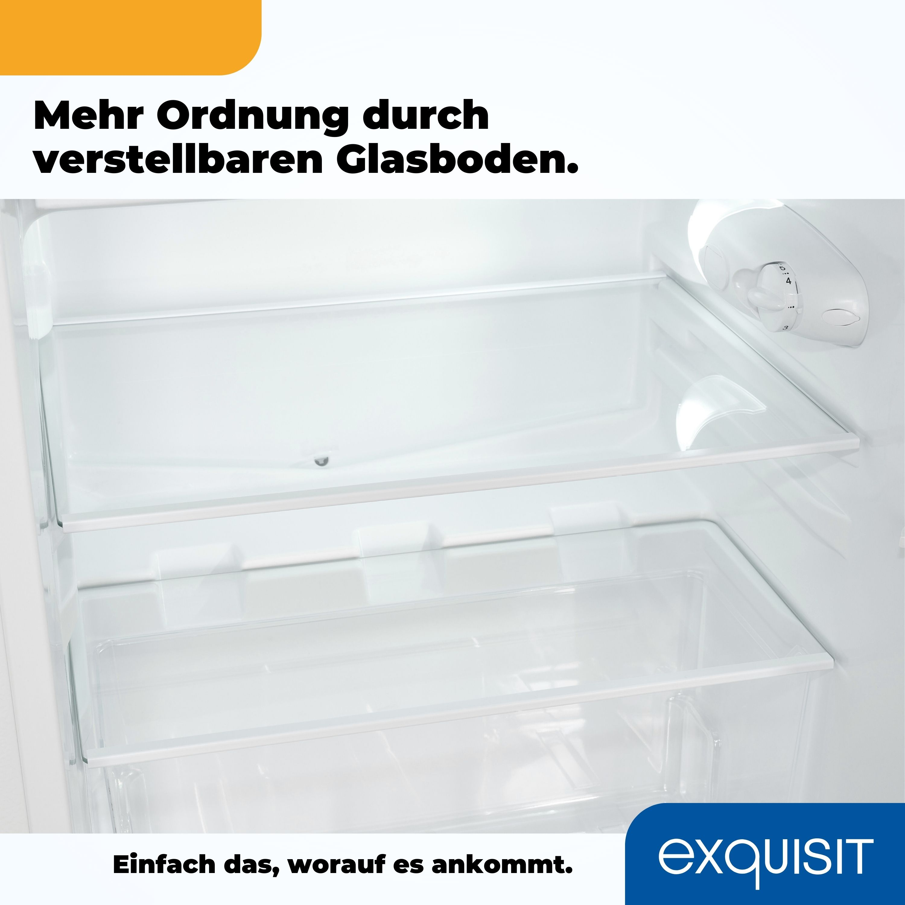Kühlschrankinnenraum mit Glasböden. Zwei Glasböden sind im Kühlschrank sichtbar.