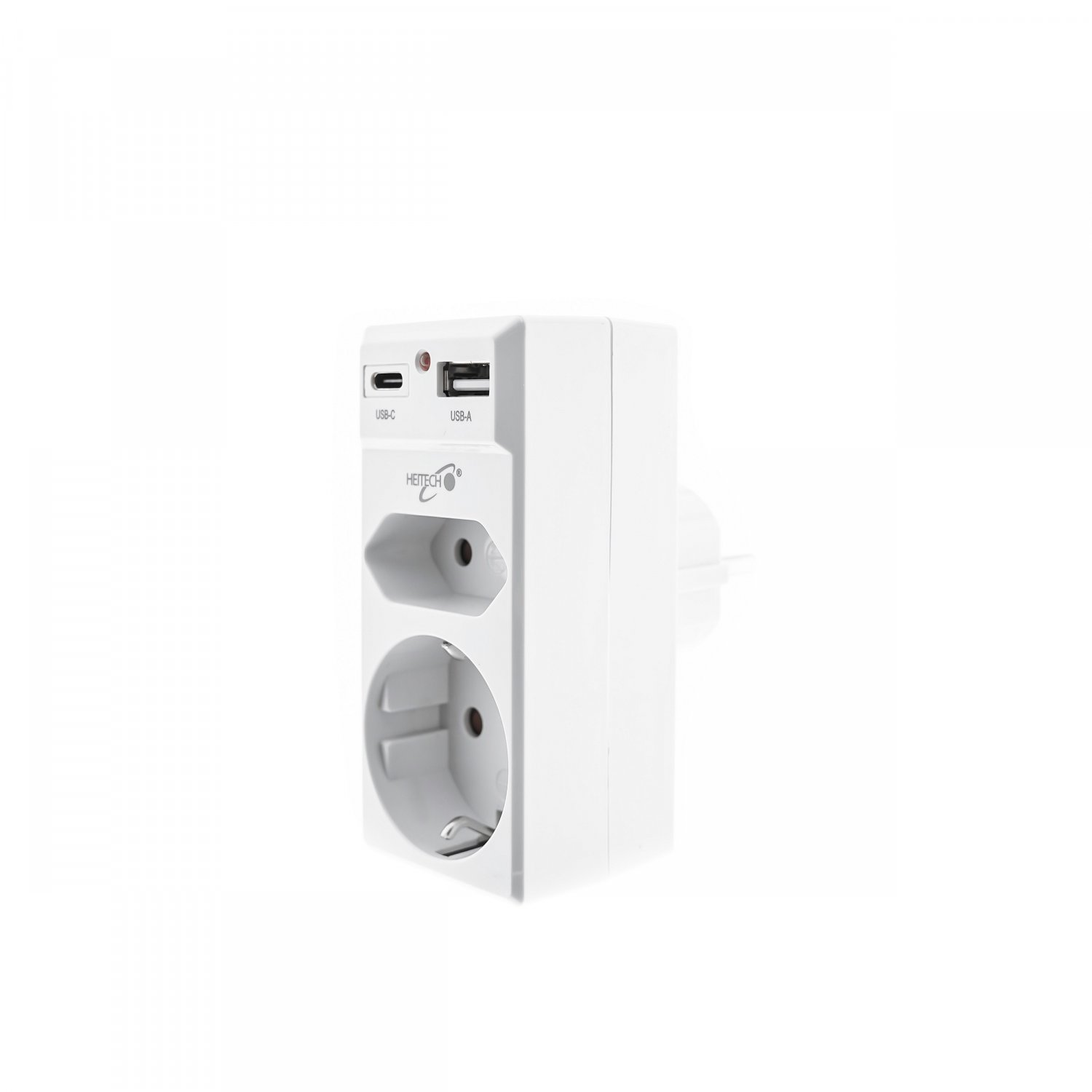 Weißer Adapter mit USB- und Steckdosen. Es hat USB-C- und USB-A-Anschlüsse.