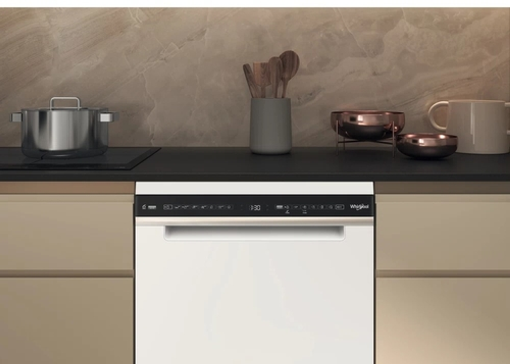 Zmywarka z białym frontem, czarnym blatem i przyborami kuchennymi na blacie.