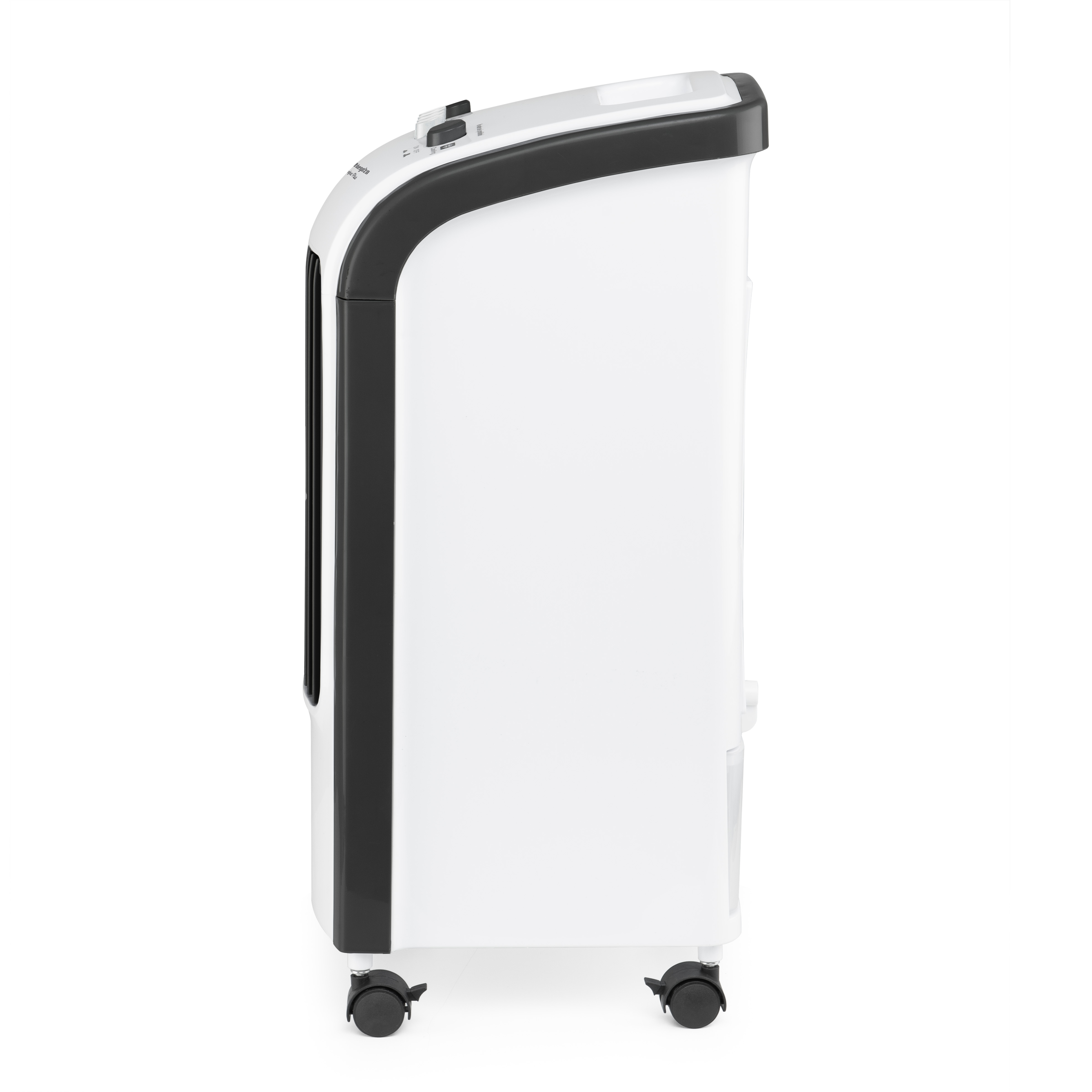 Biała i czarna chłodziarka powietrza stojąca na kołach, widok z boku, na białym tle.