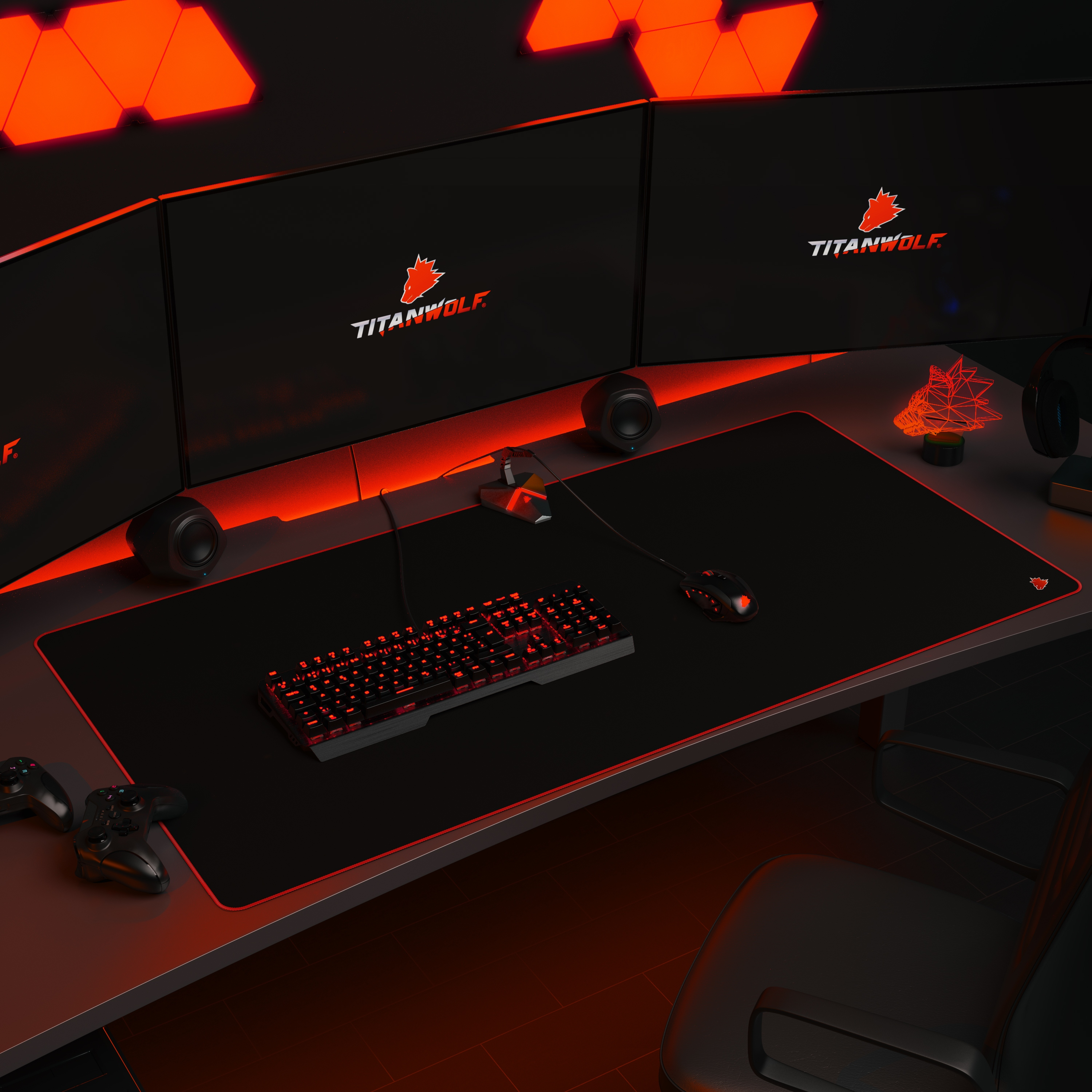 Ein Gaming-Setup mit Monitoren, Tastatur und Maus auf einem Schreibtisch.