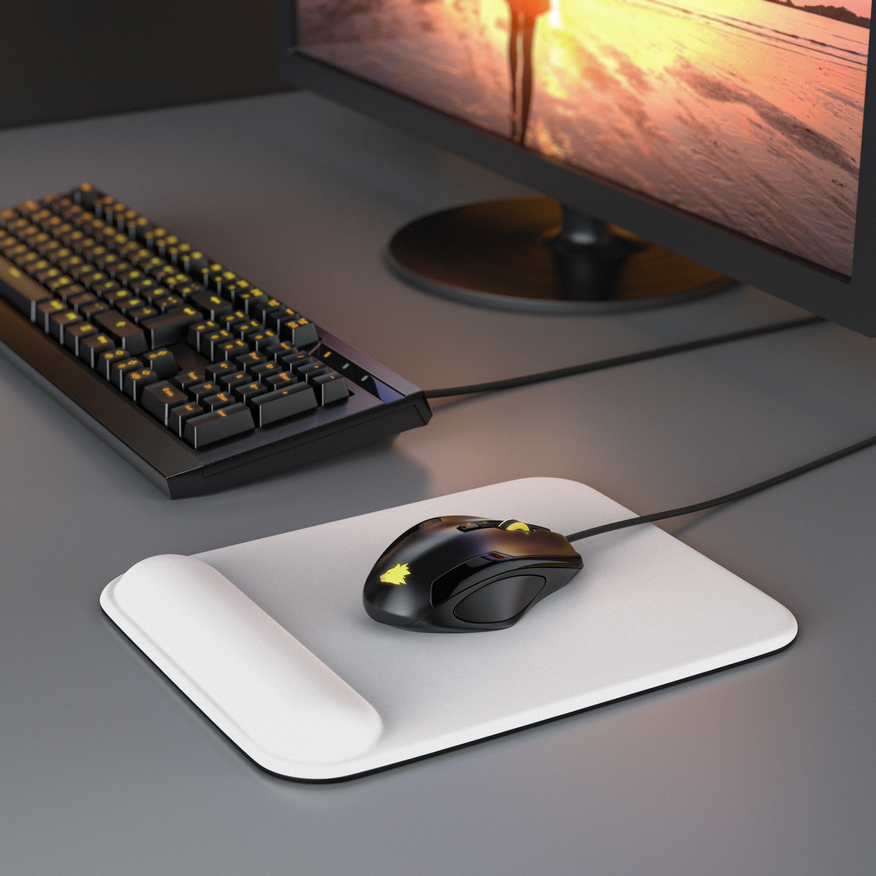 Gaming-Setup mit Tastatur und Maus auf einem weißen Pad. Ein Computermonitor im Hintergrund.