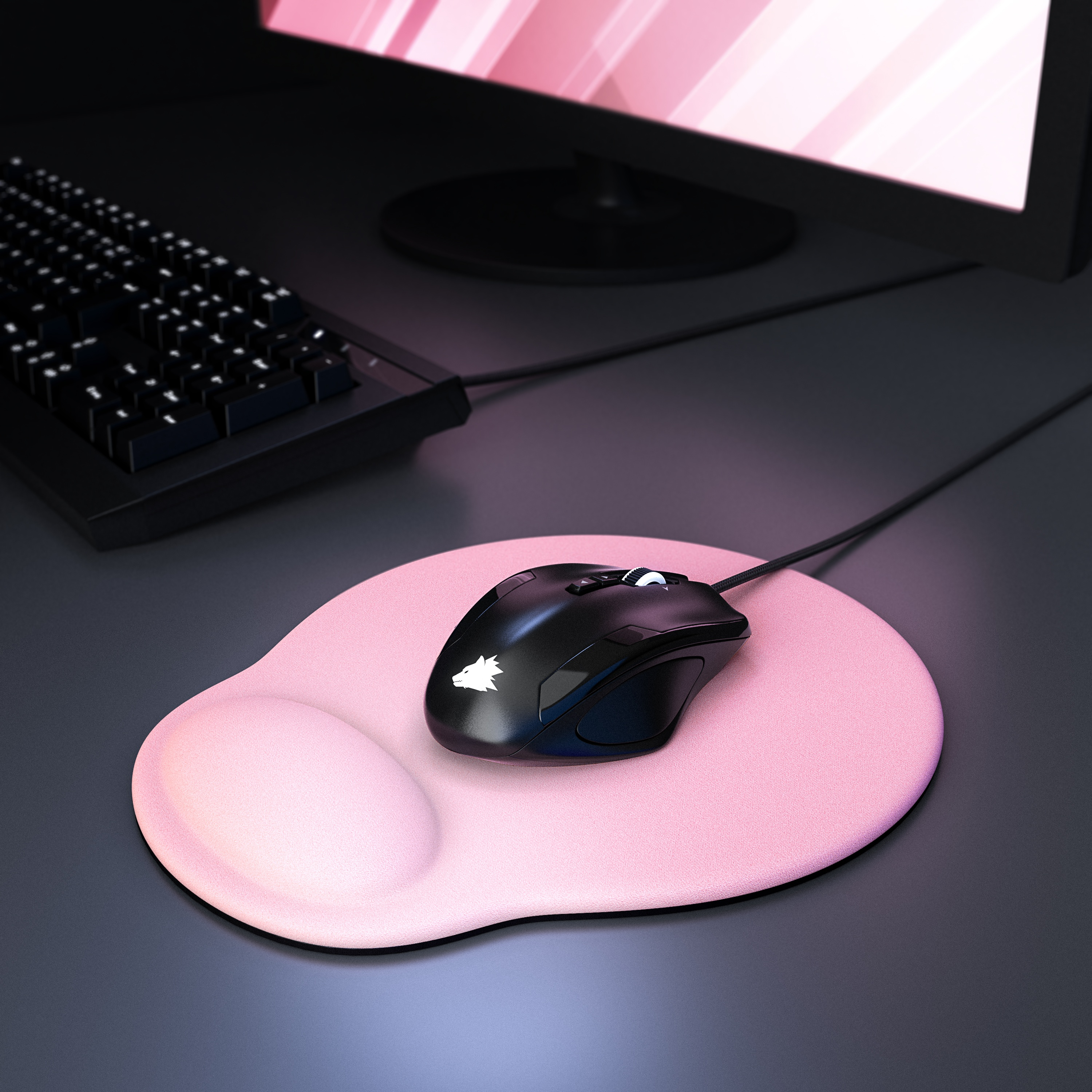 Rosa Mauspad mit Handballenauflage. Schwarze Maus und Tastatur auf einem Schreibtisch. Dunkler Hintergrund.