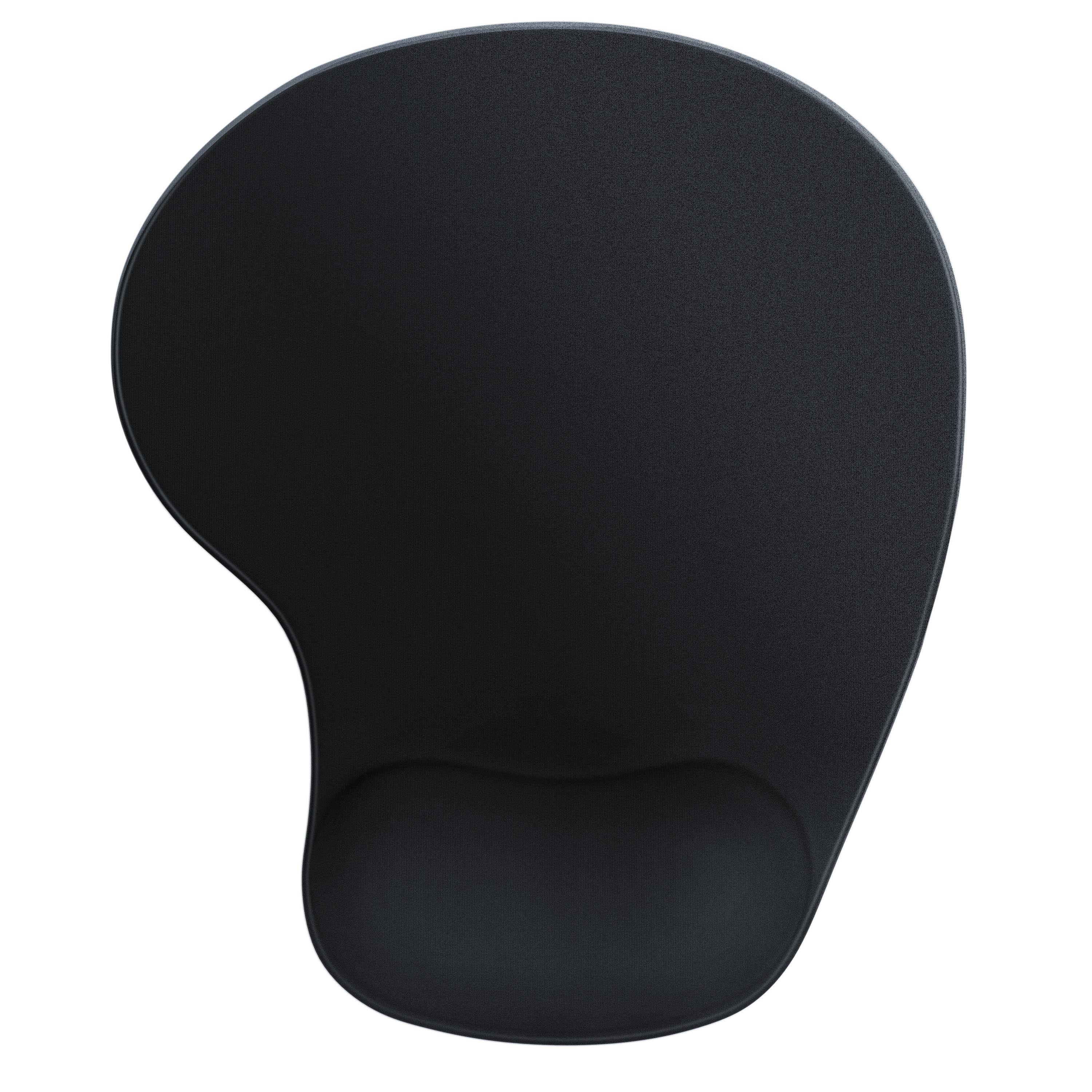 Schwarzes ergonomisches Mauspad mit Handgelenkauflage. Das Pad hat Tropfenform.