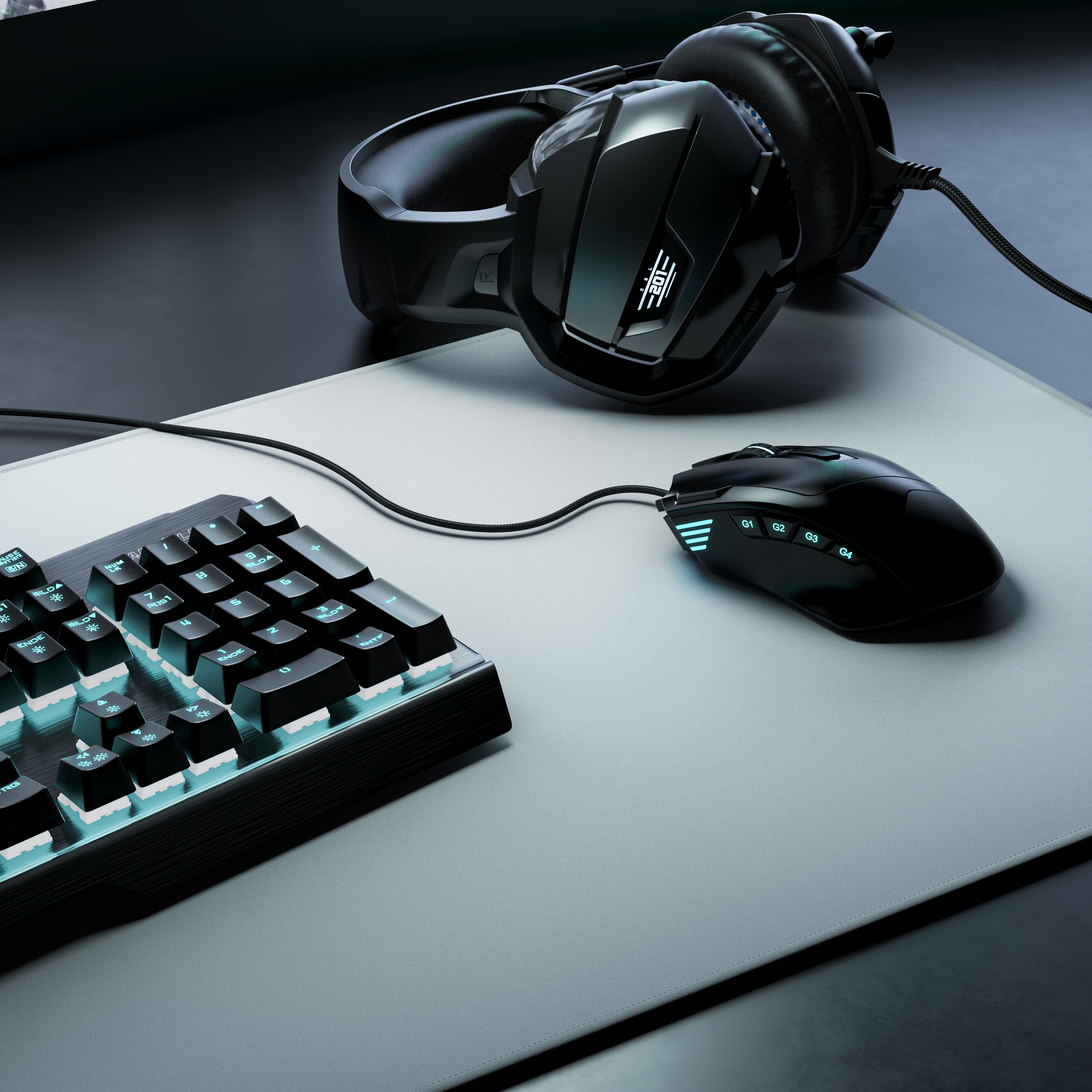 Gaming-Setup: schwarzes Headset, Maus, Tastatur und ein hellgraues Mauspad.