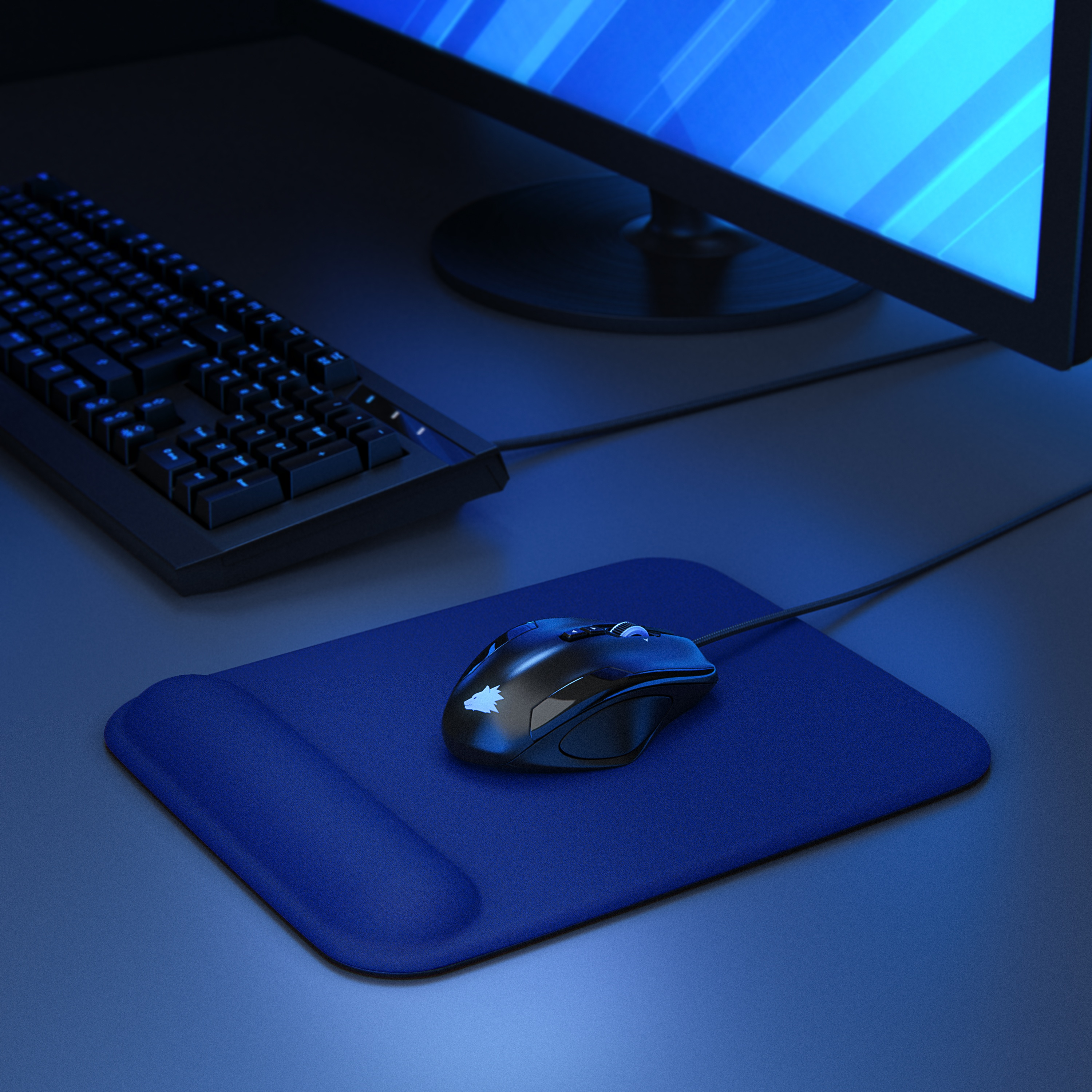 Schreibtisch-Setup mit blauem Mauspad, schwarzer Maus, Tastatur und Monitor. Dunkle, elegante Umgebung.