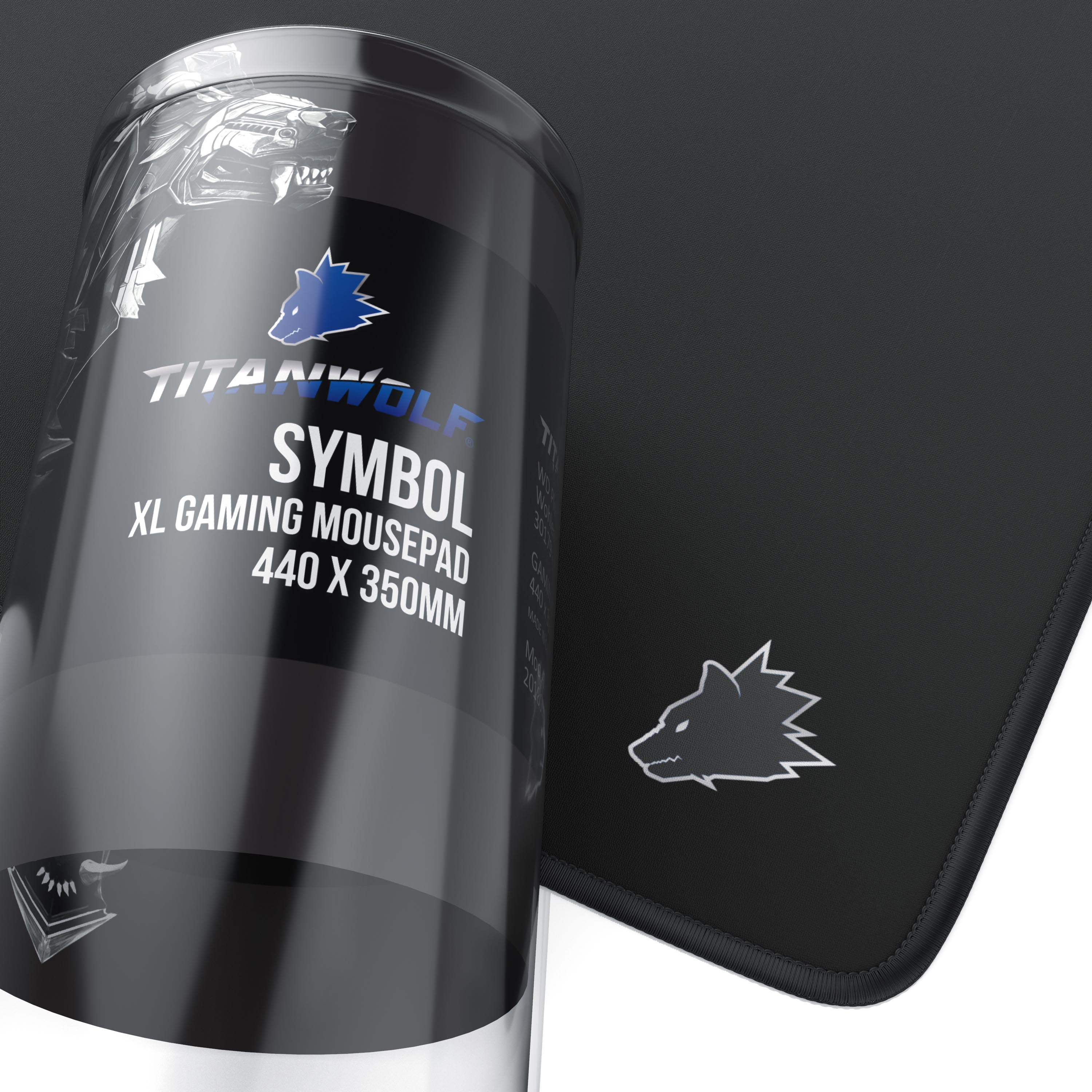 Schwarzer zylindrischer Behälter und Mauspad mit Wolfslogo. Behälter hat Wolfskopf und Markennamen.