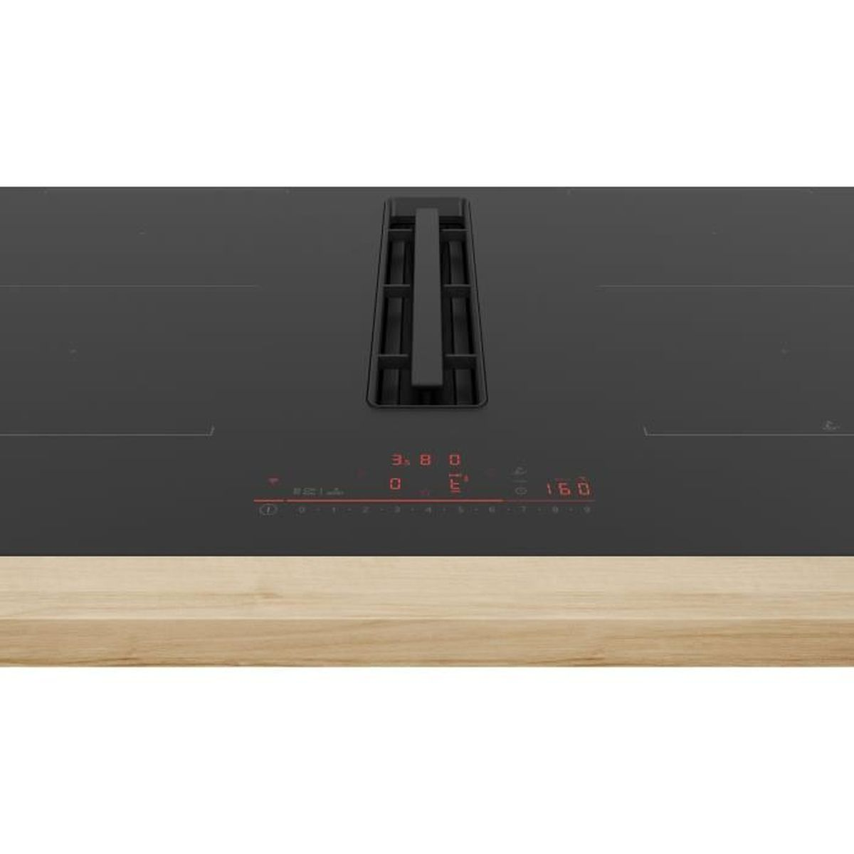 Table de cuisson noire avec système de ventilation intégré. Affichage numérique rouge et surface en bois.