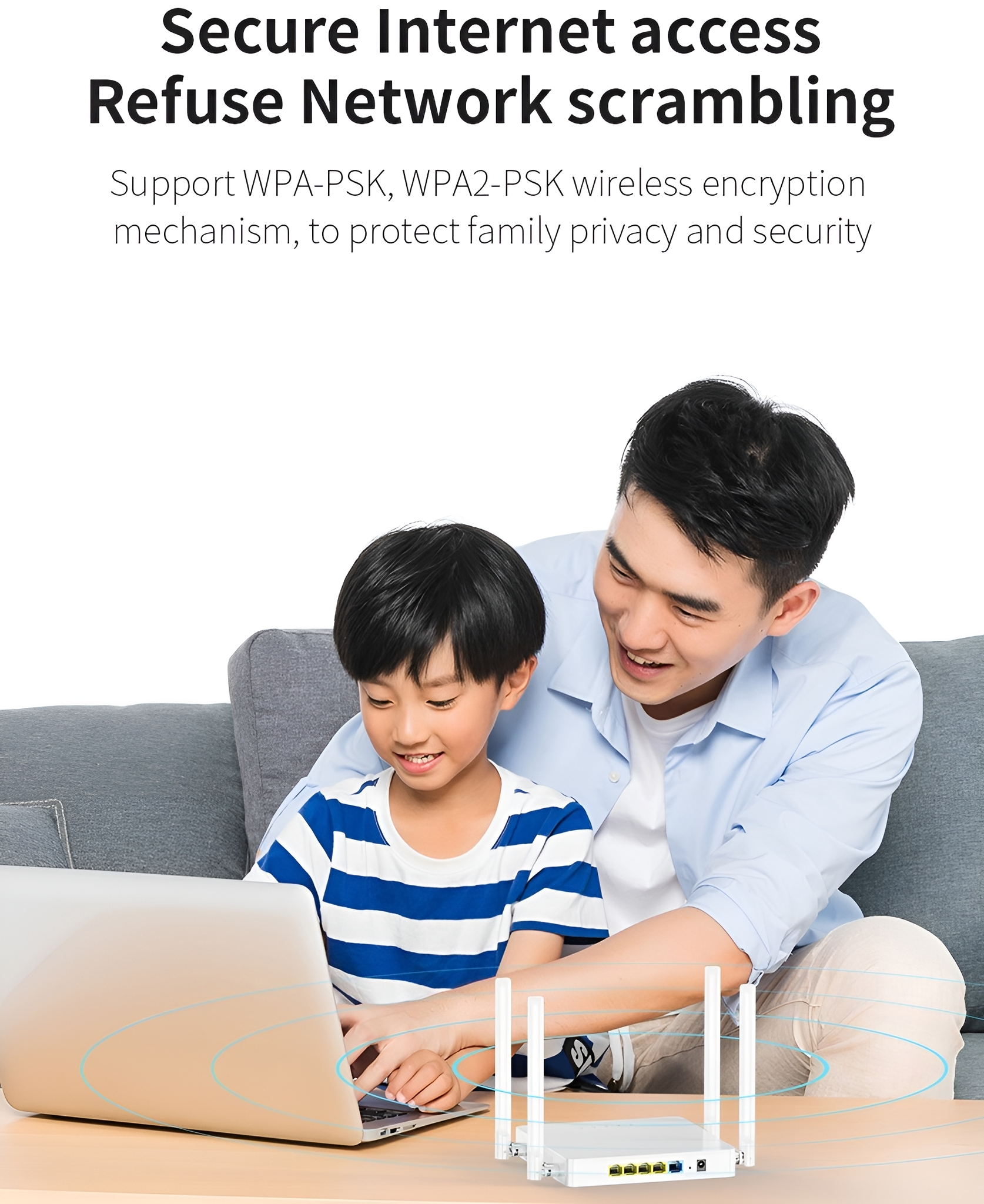 Vater und Sohn sitzen auf einem Sofa und benutzen einen Laptop, mit einem Router auf dem Tisch. Weißer Hintergrund.
