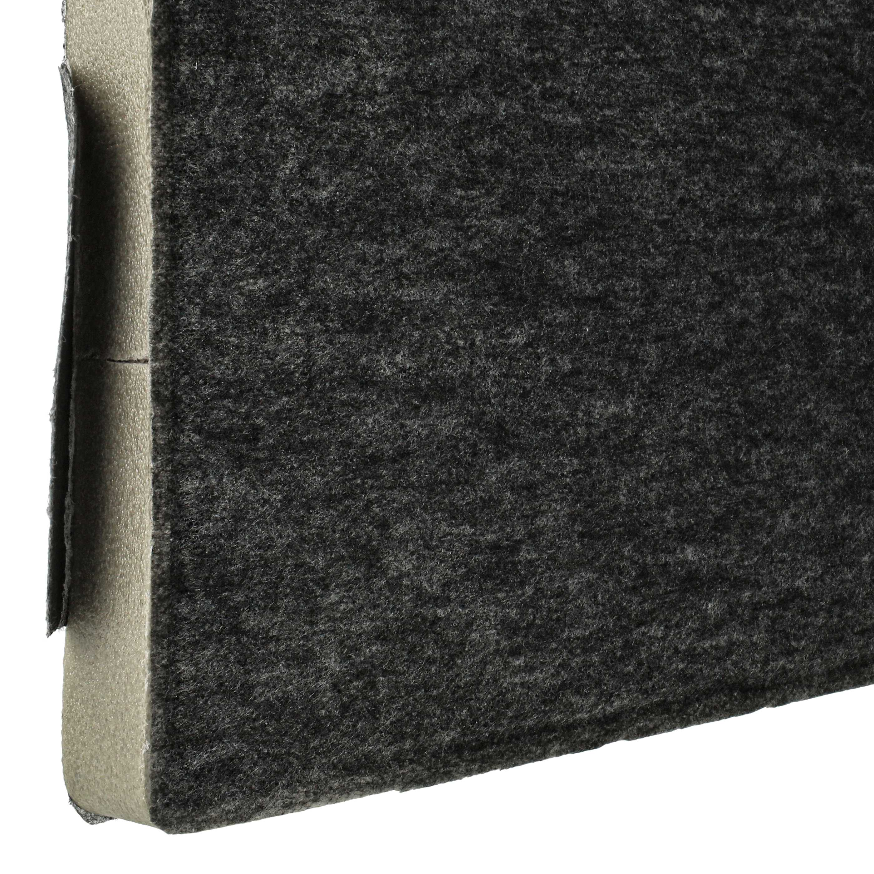 Nahaufnahme eines Filzmaterials, schwarz, das eine hellfarbige Schicht bedeckt.