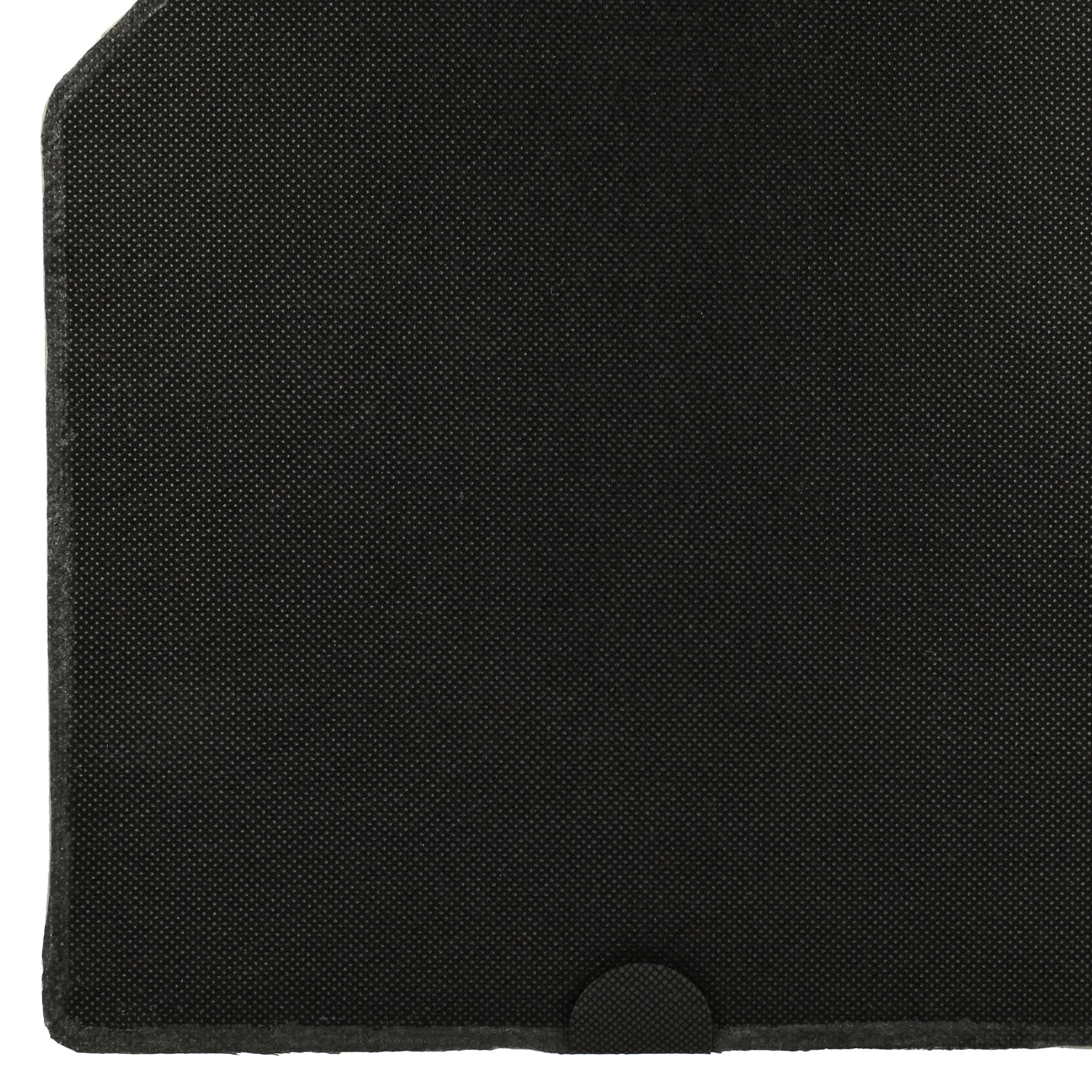 Nahaufnahme eines schwarzen Luftfilters, Ecke und Textur, auf weißem Hintergrund.
